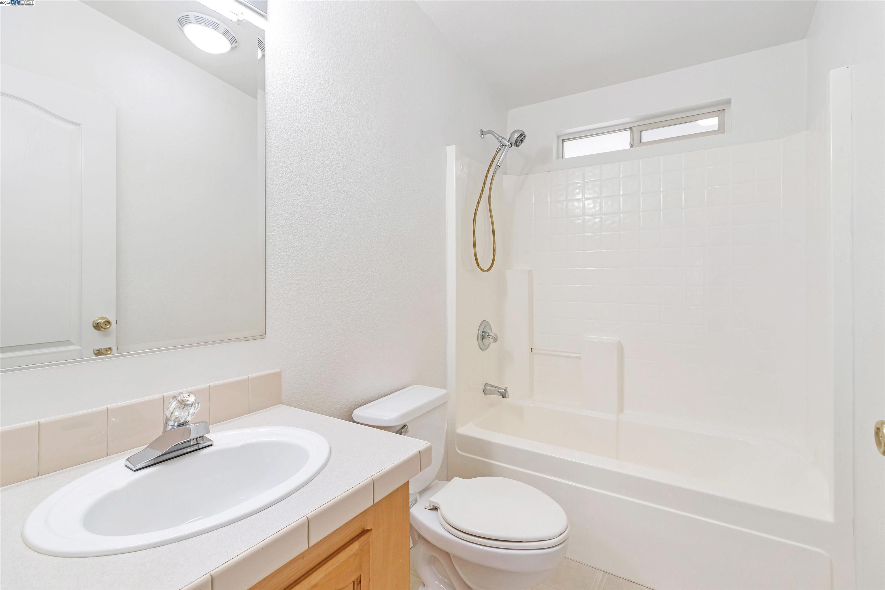1200 W Winton Ave SPC 15