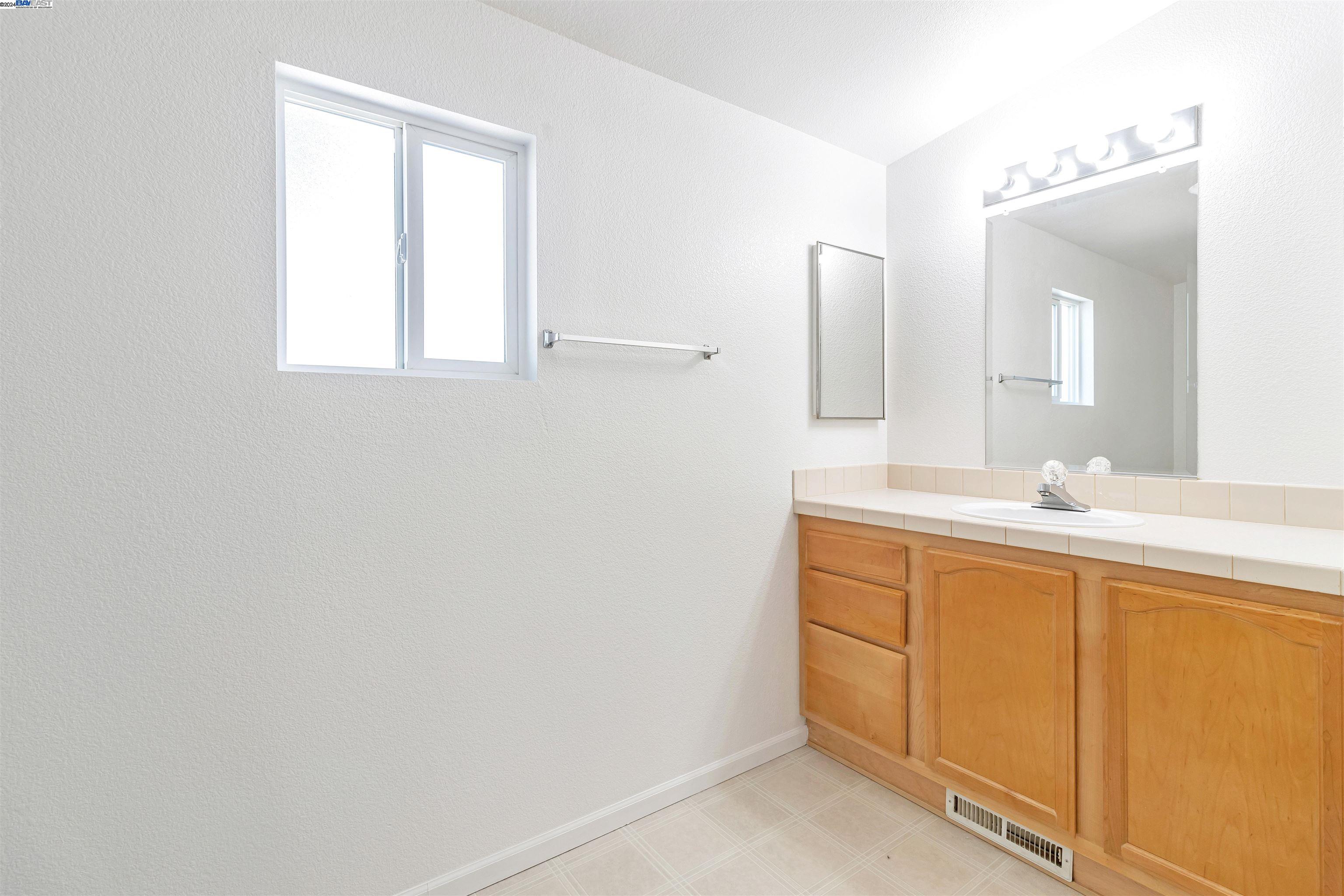 1200 W Winton Ave SPC 15