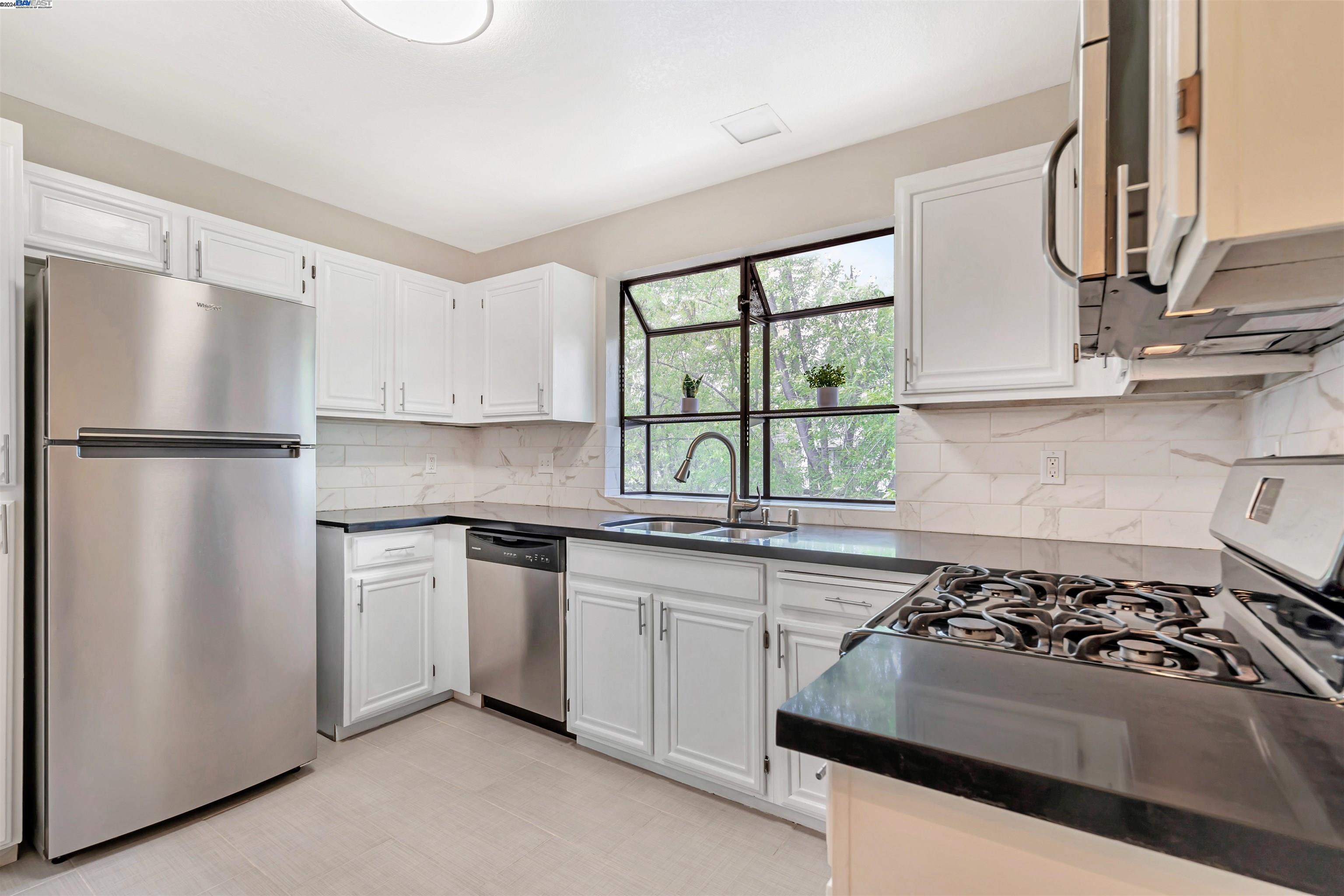 3518 Knollwood Ter # 204