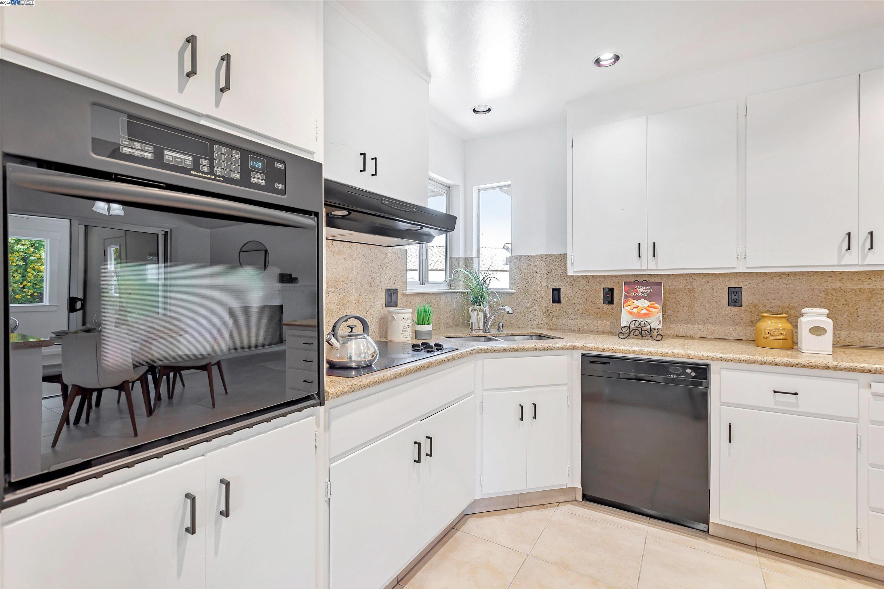 423 Casa Loma Ct