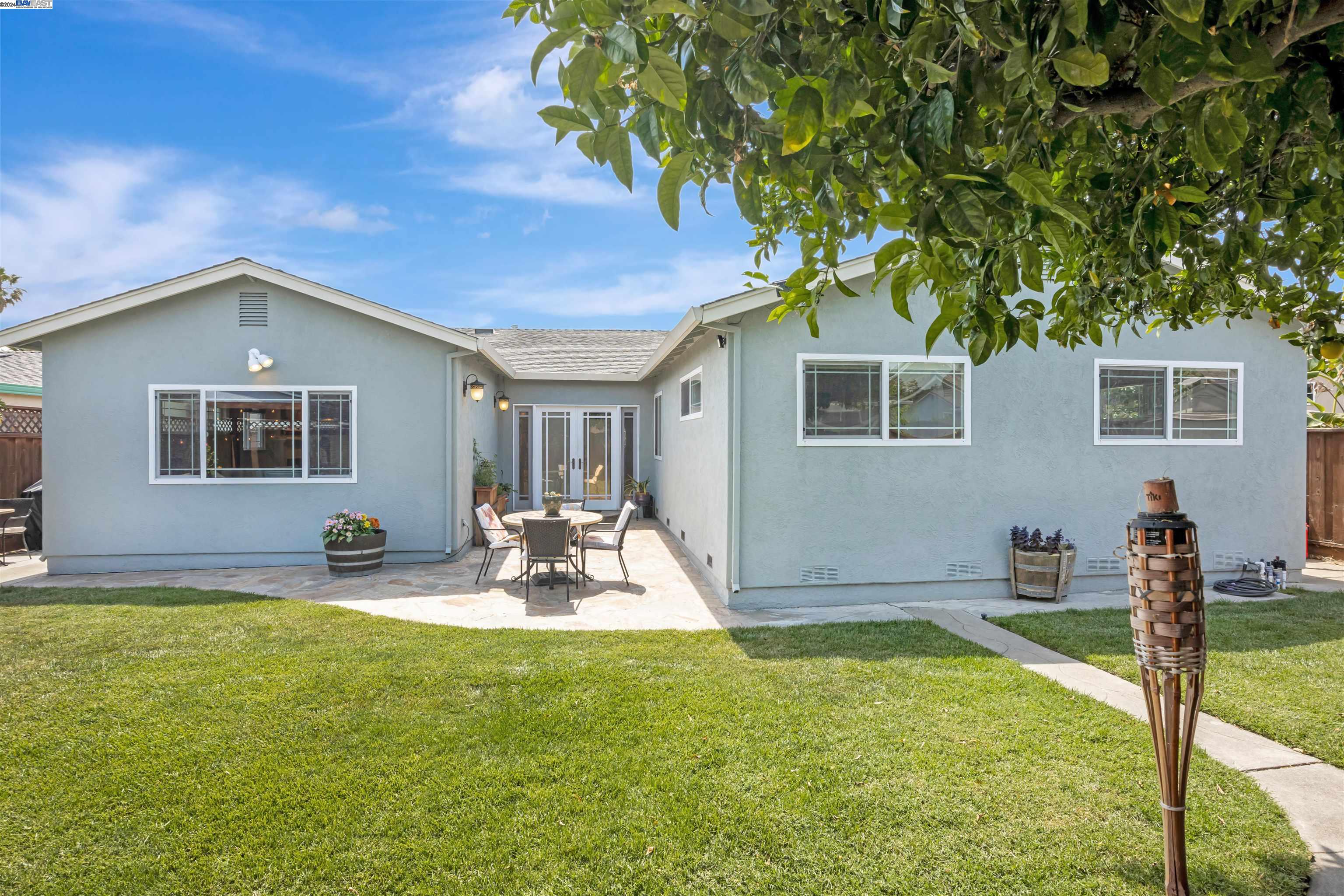 4737 Darlene Ct