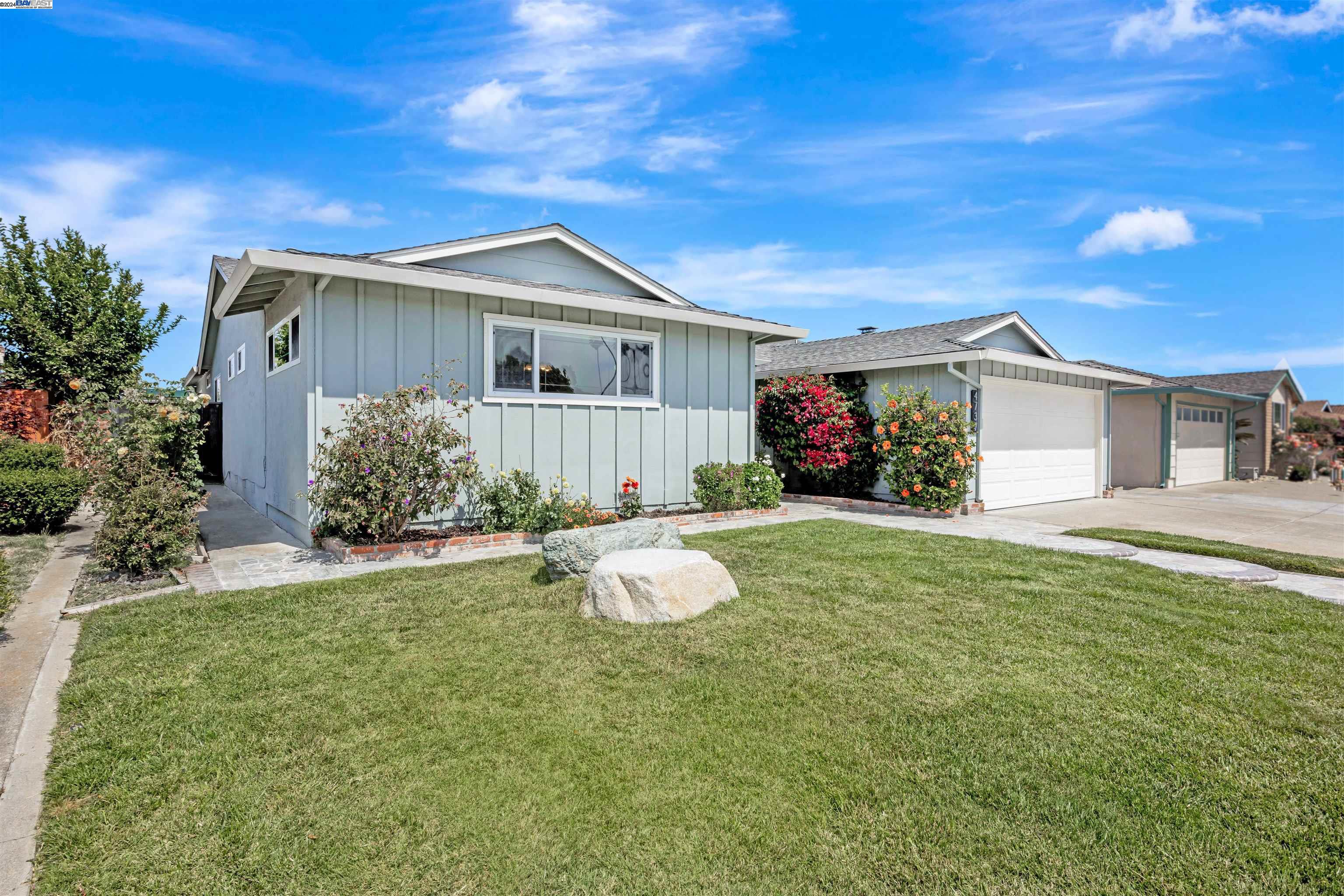 4737 Darlene Ct