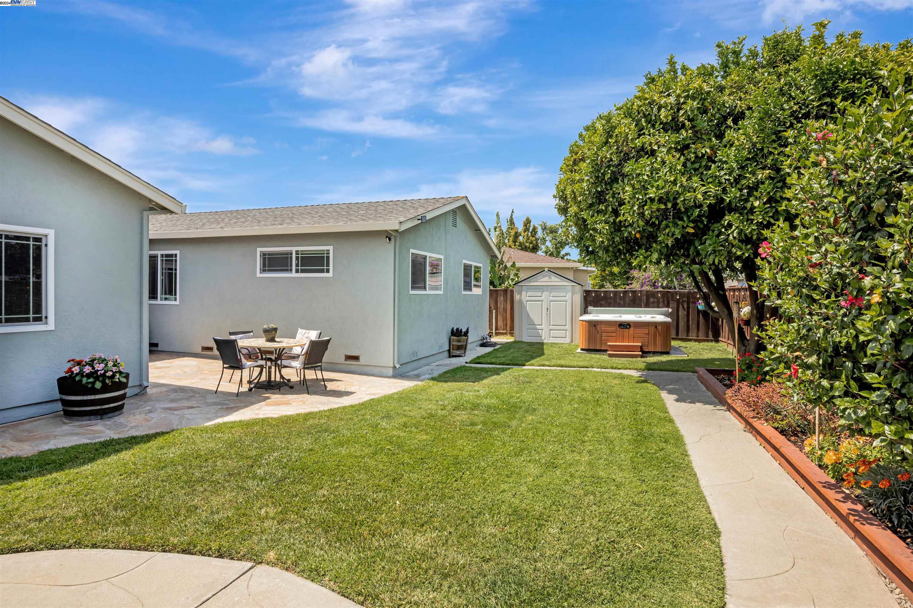 4737 Darlene Ct