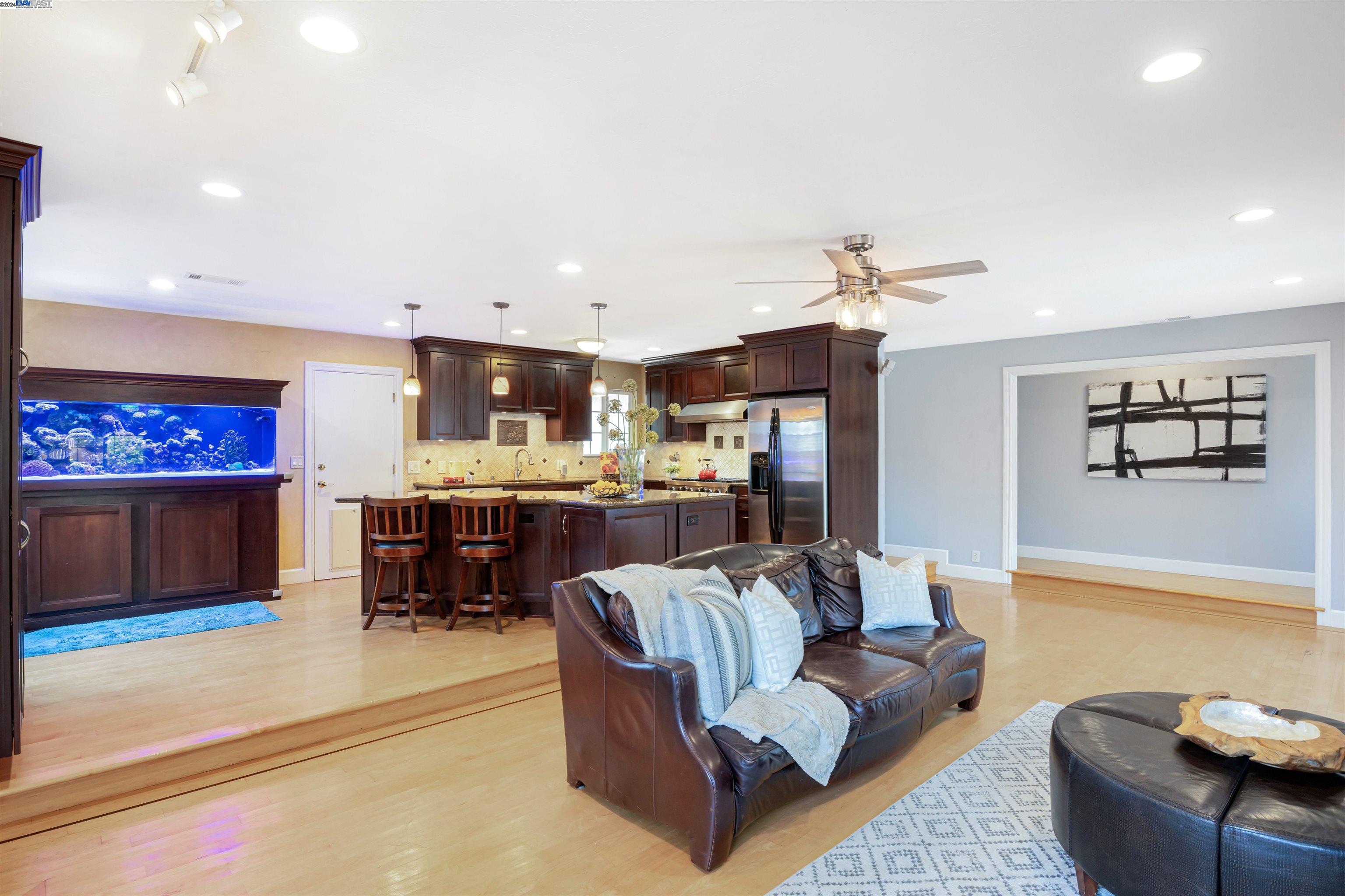 4737 Darlene Ct