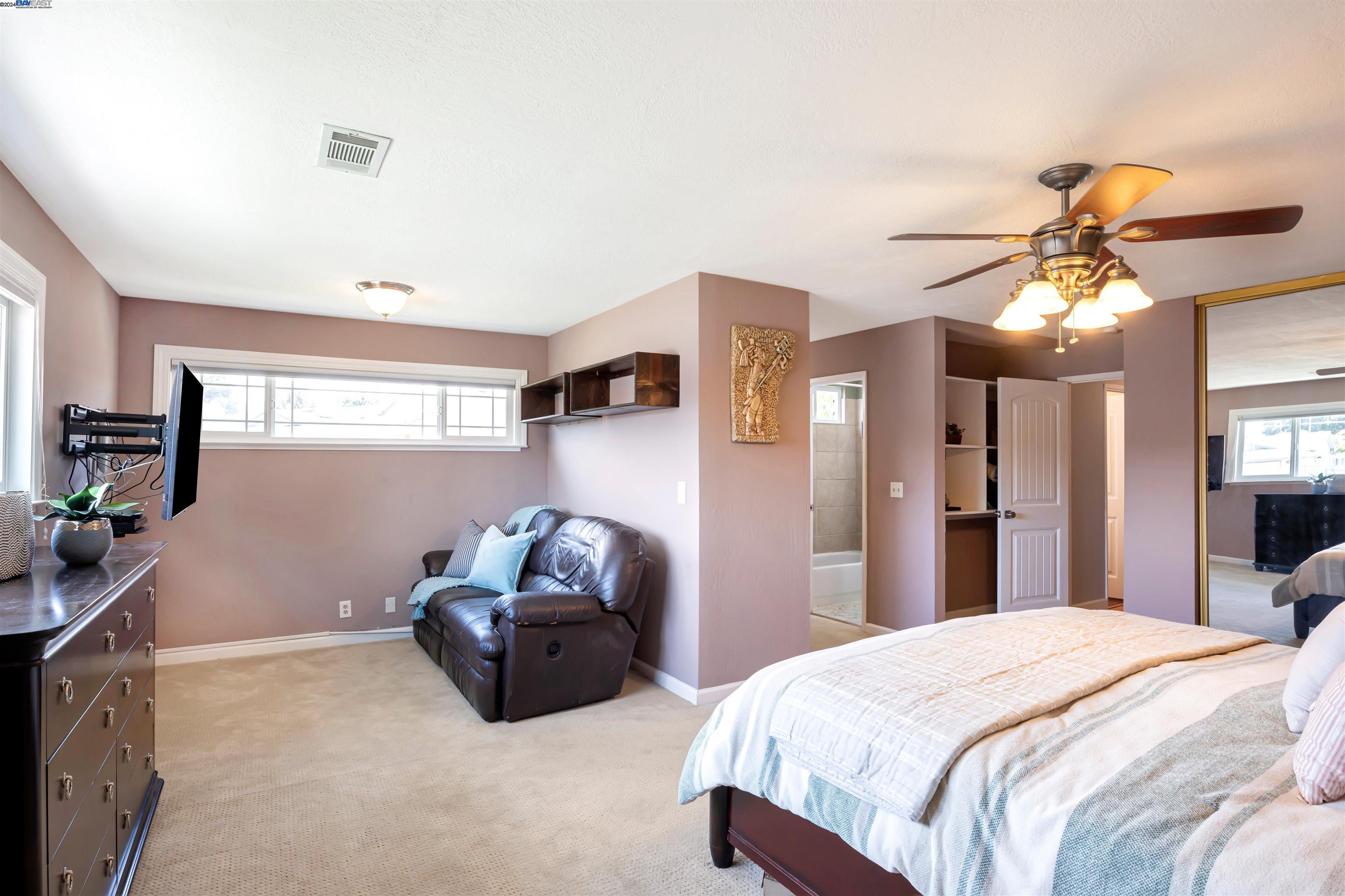 4737 Darlene Ct