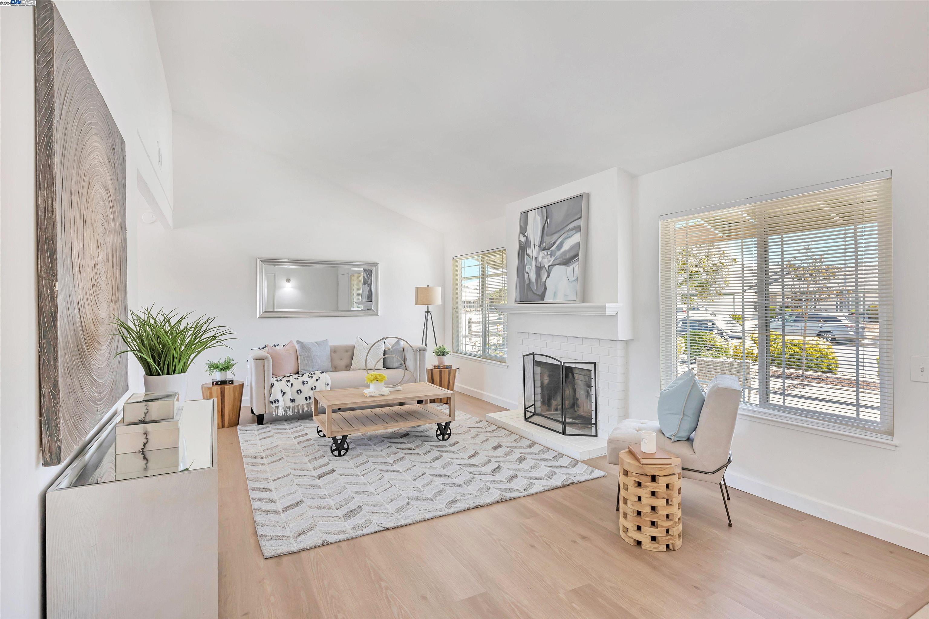 4553 Darcelle Dr