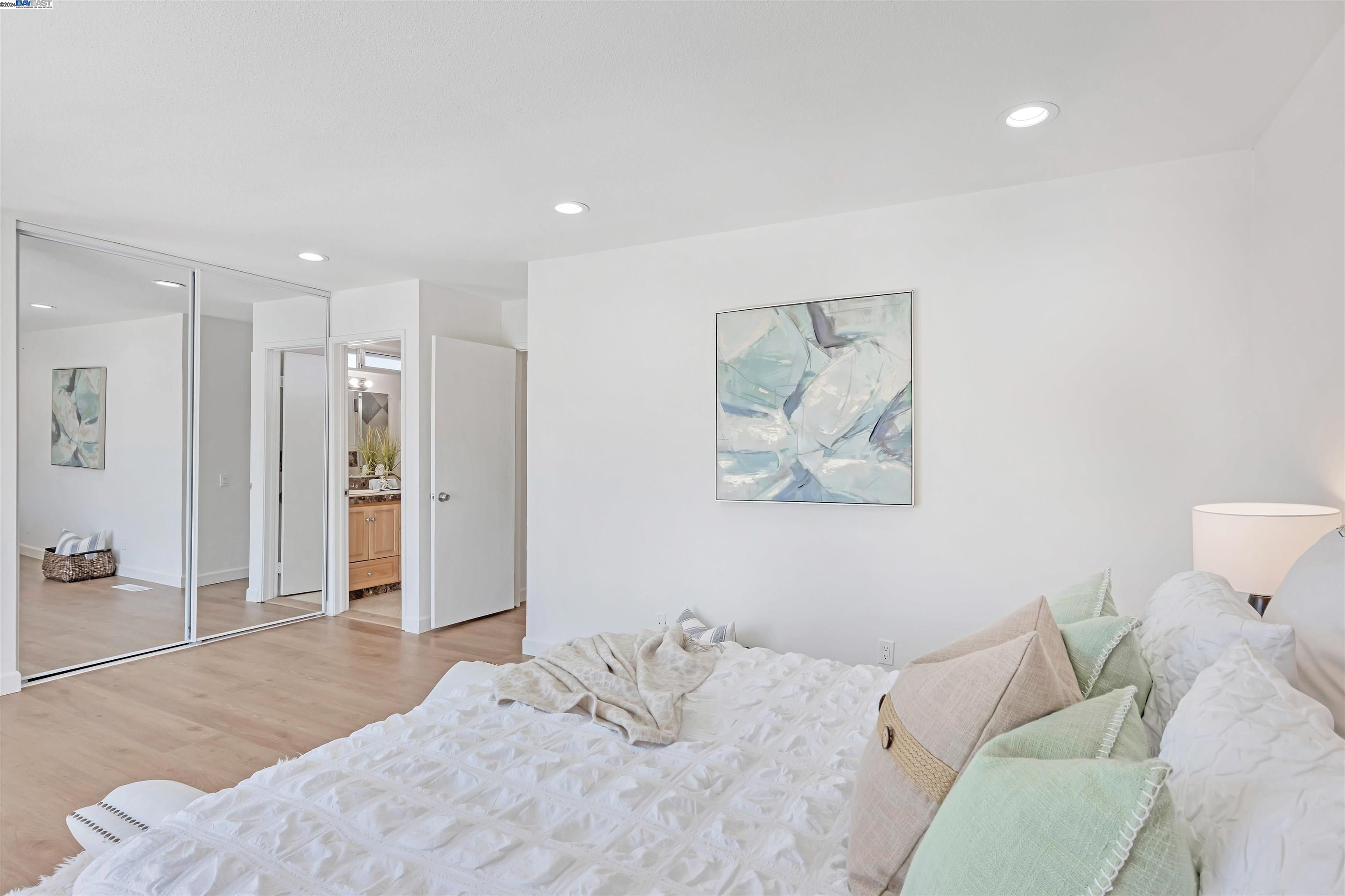 4553 Darcelle Dr