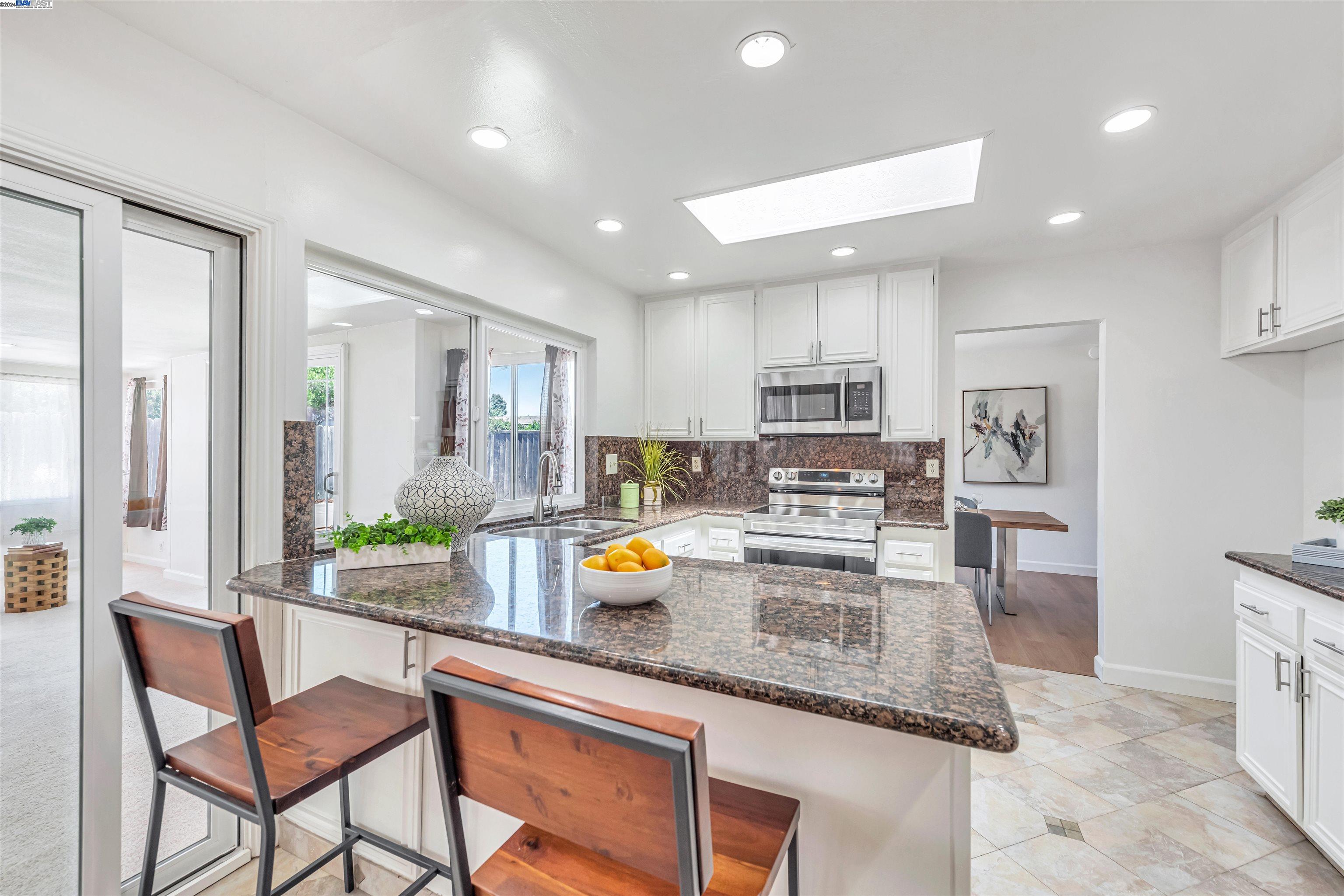 4553 Darcelle Dr