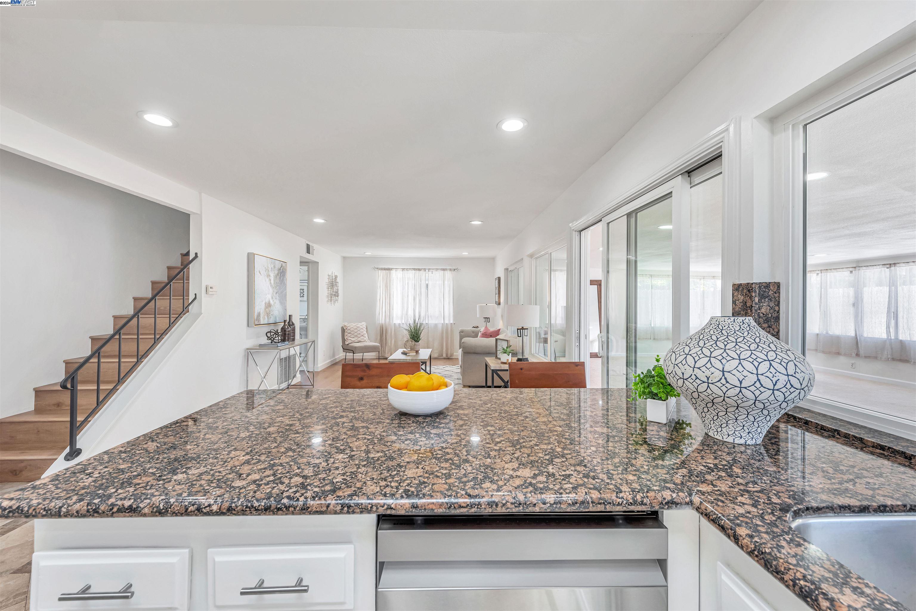 4553 Darcelle Dr