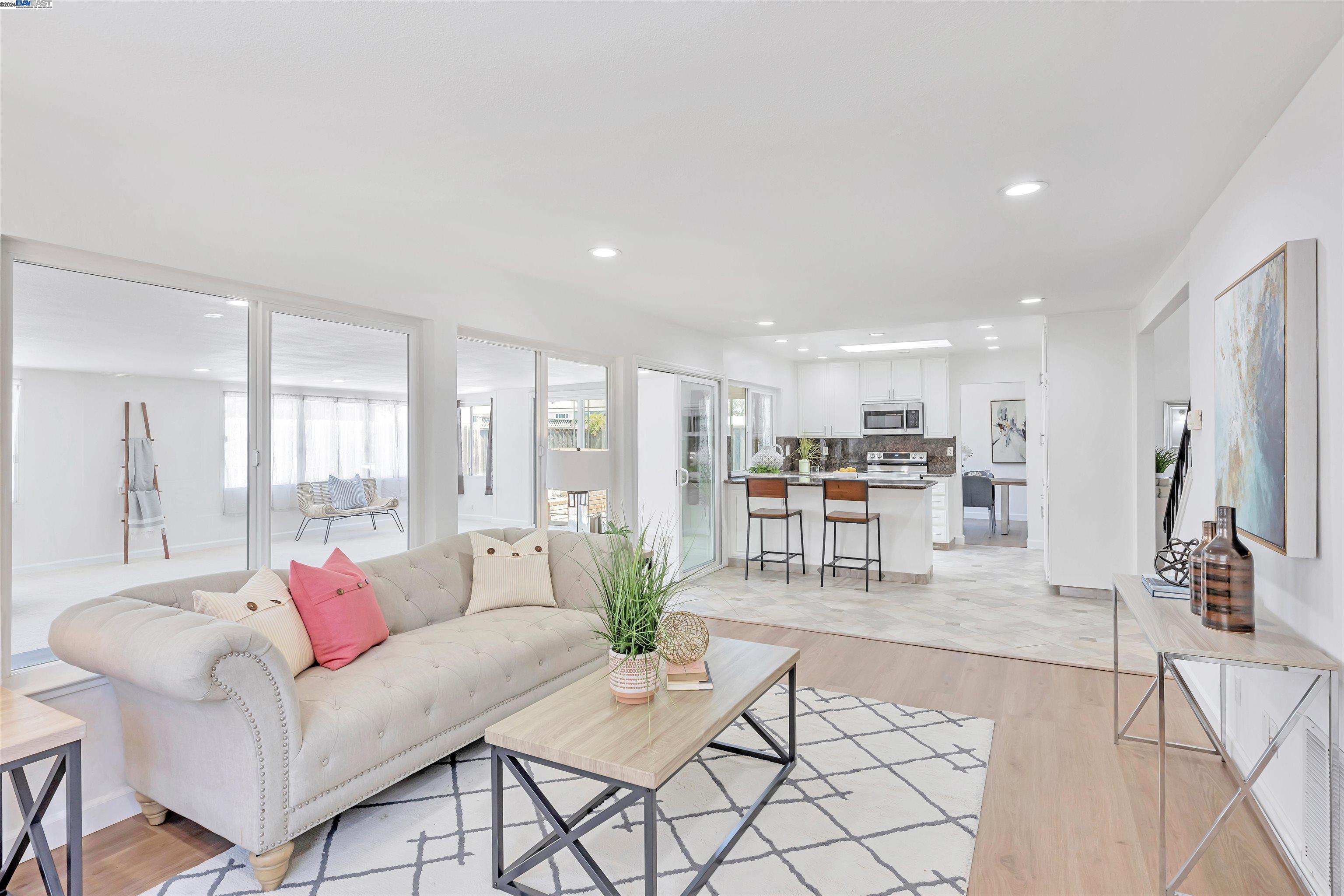 4553 Darcelle Dr