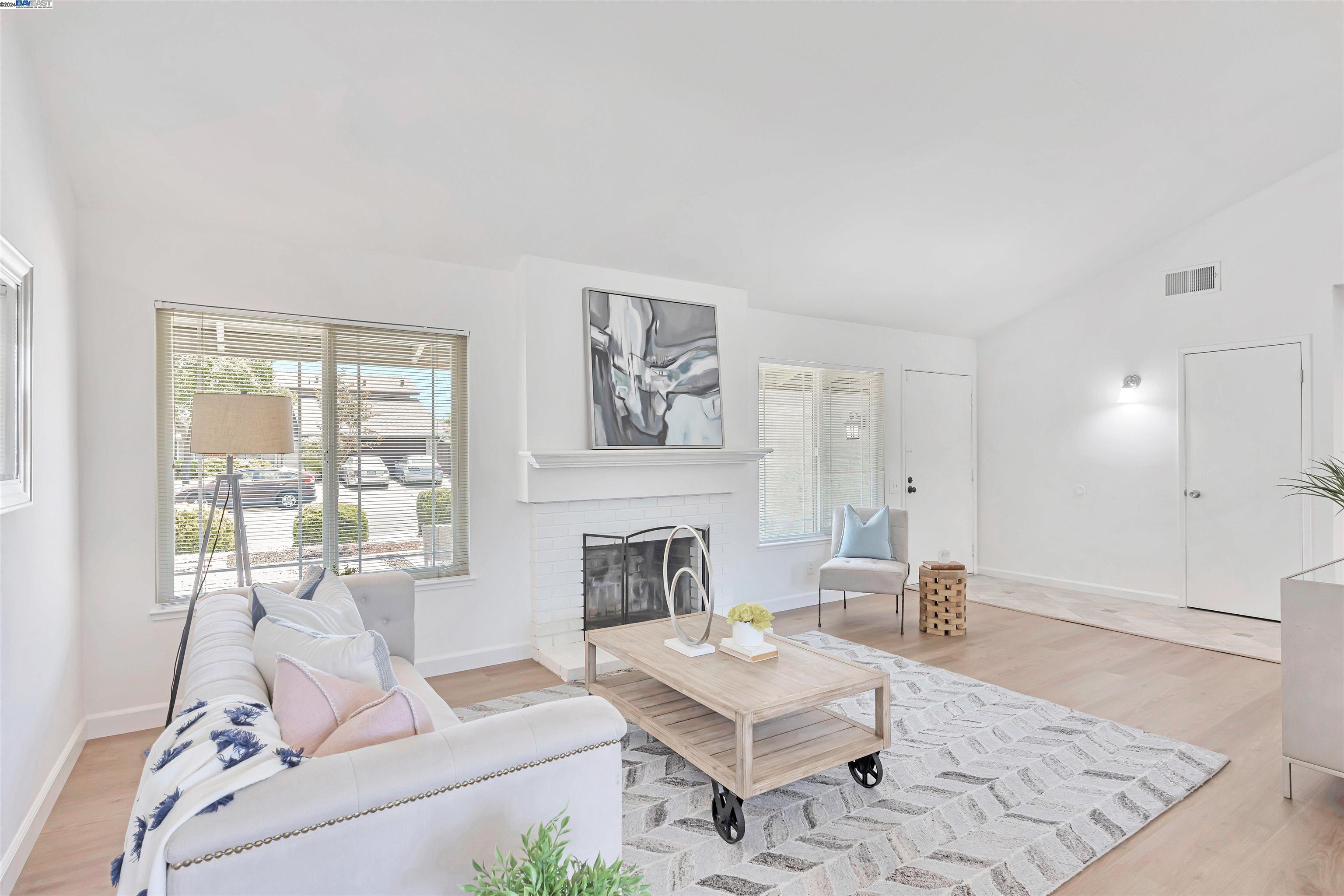 4553 Darcelle Dr
