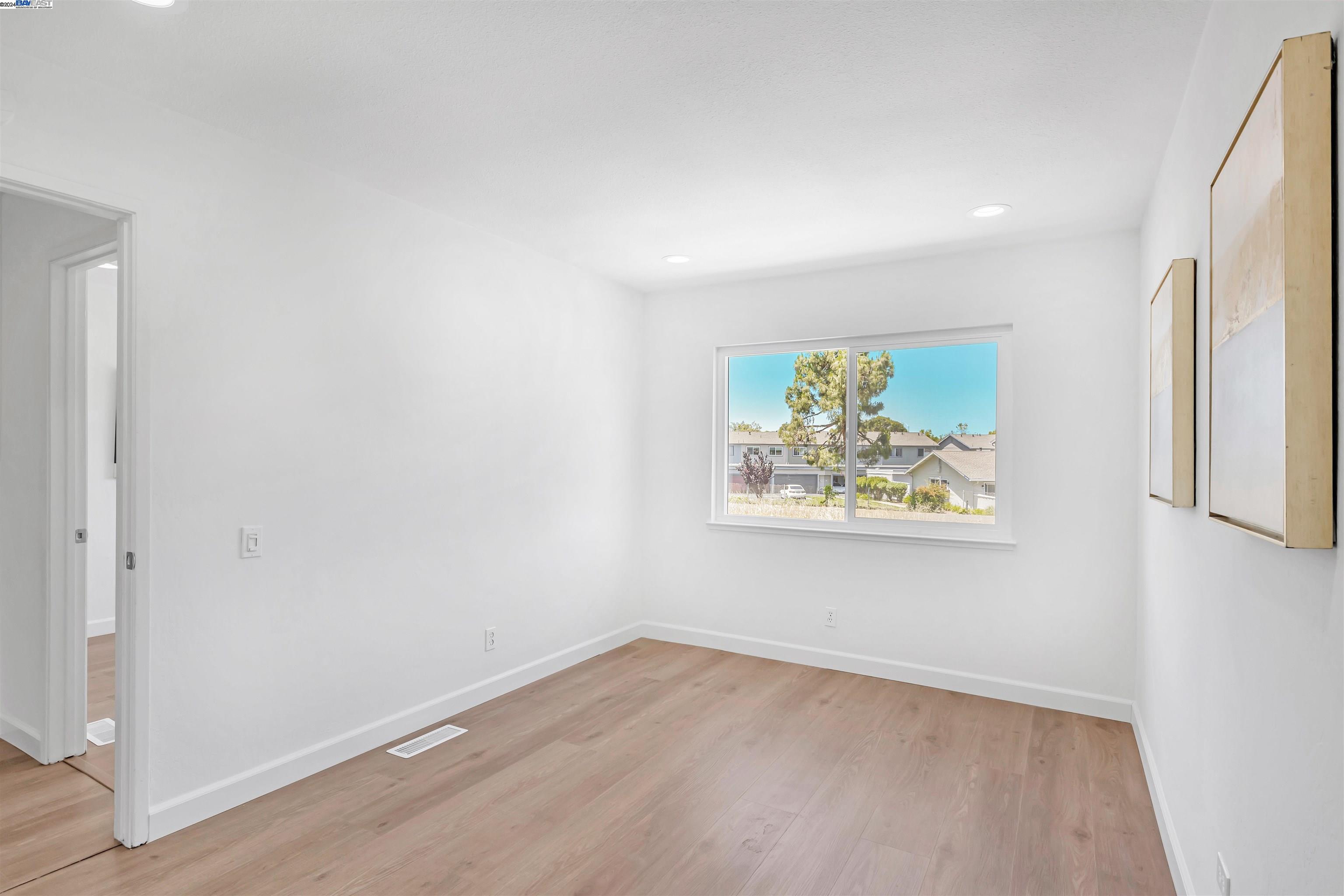 4553 Darcelle Dr