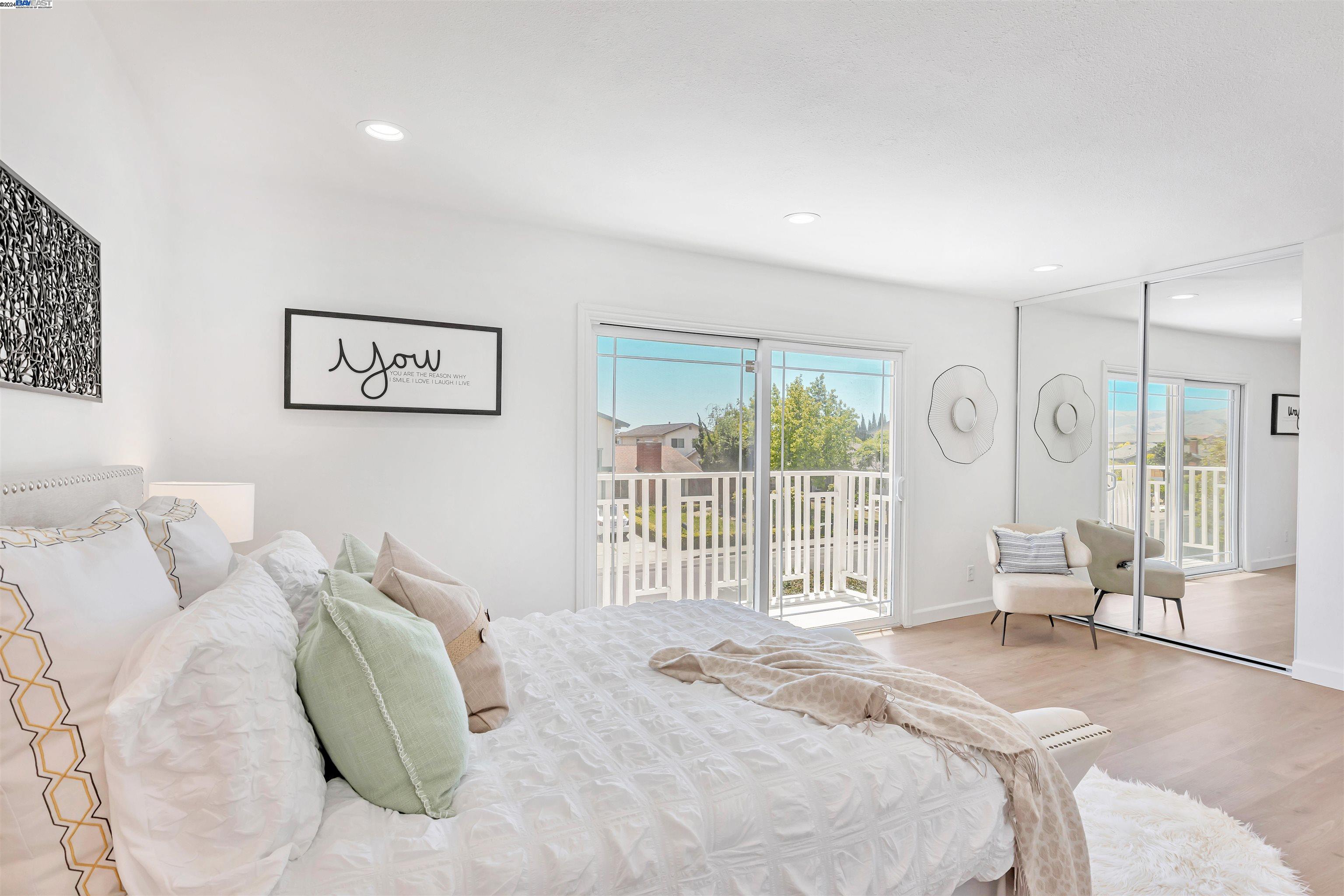 4553 Darcelle Dr