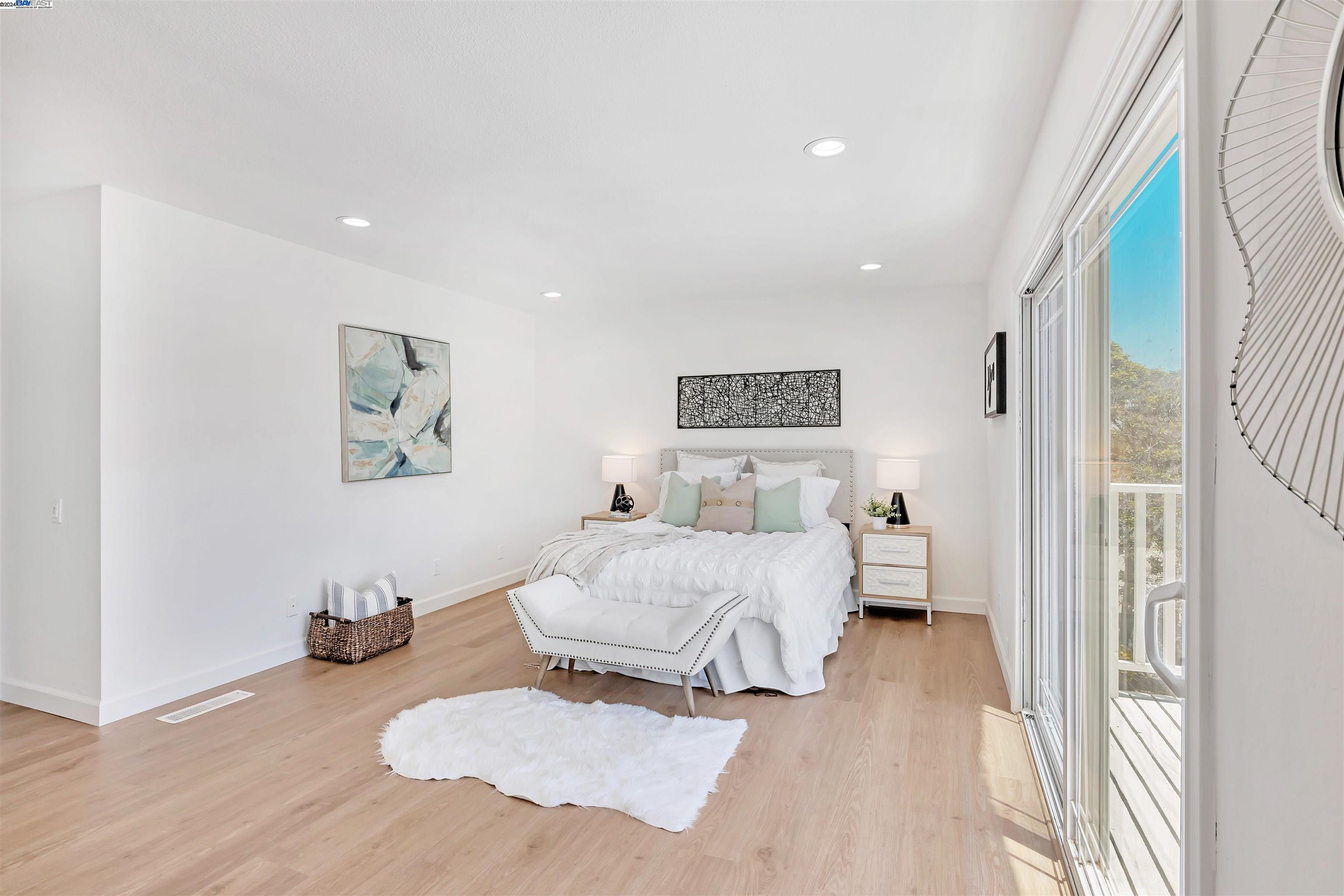 4553 Darcelle Dr