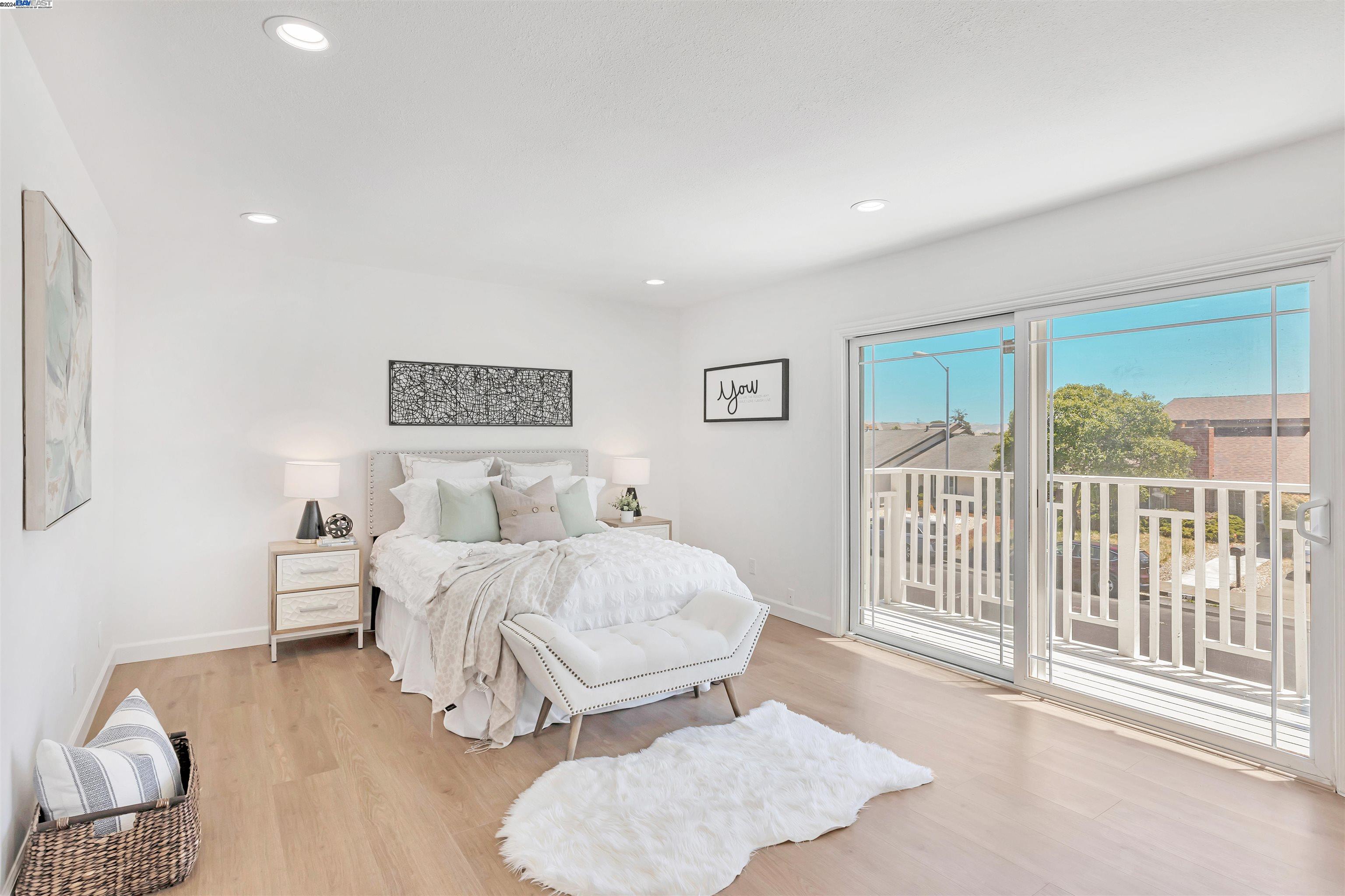4553 Darcelle Dr