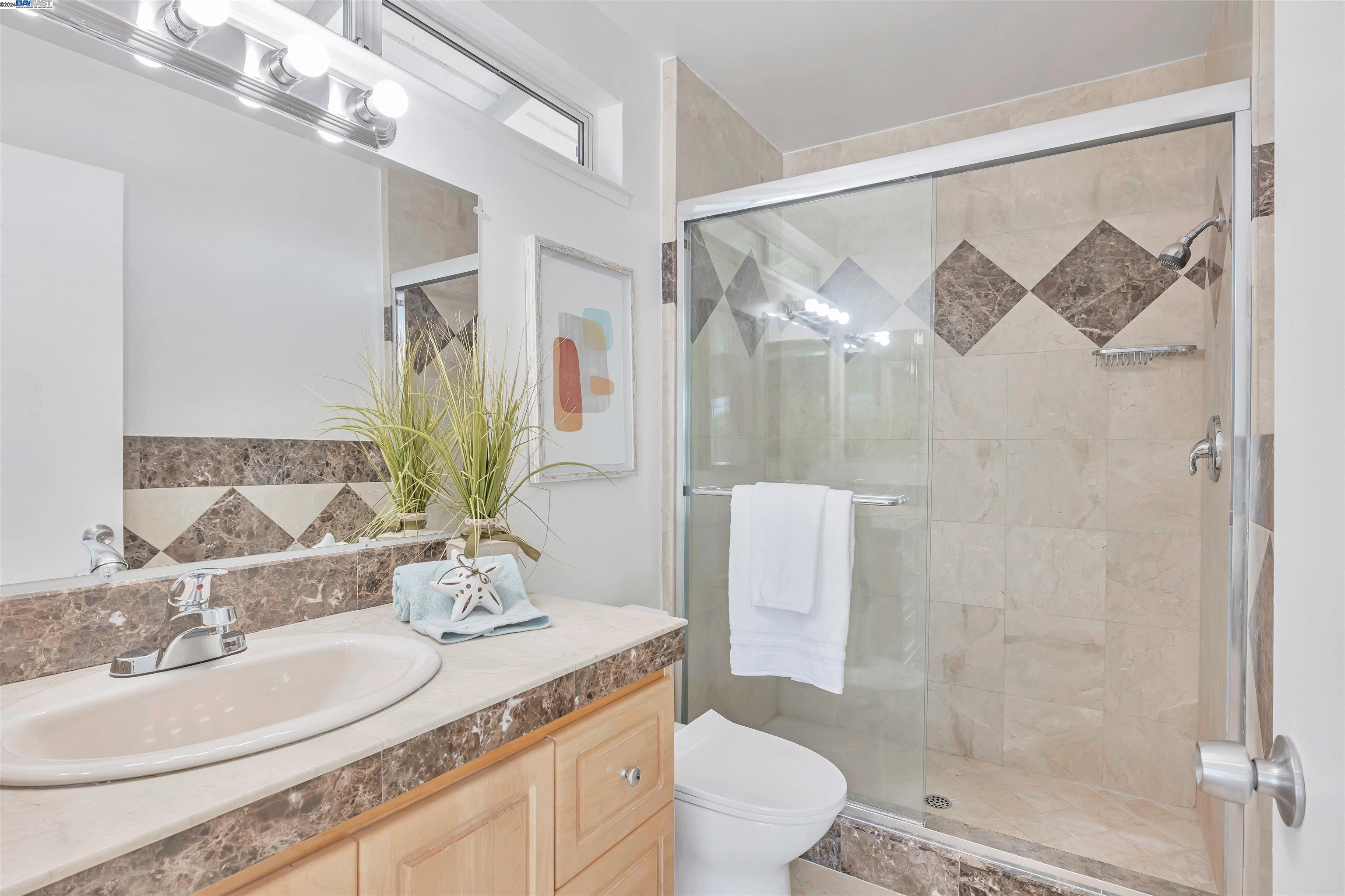 4553 Darcelle Dr