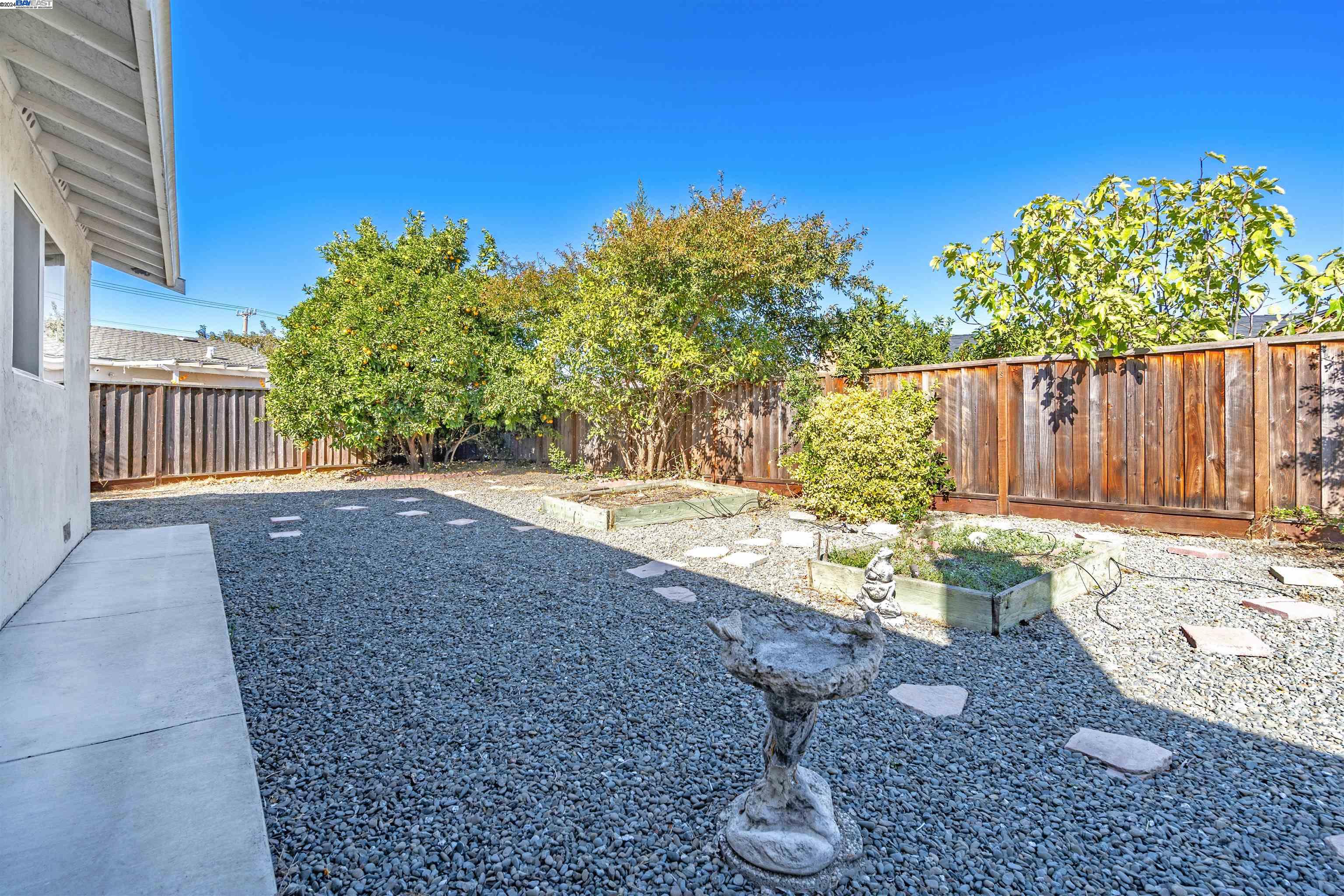 35830 Cluny Pl