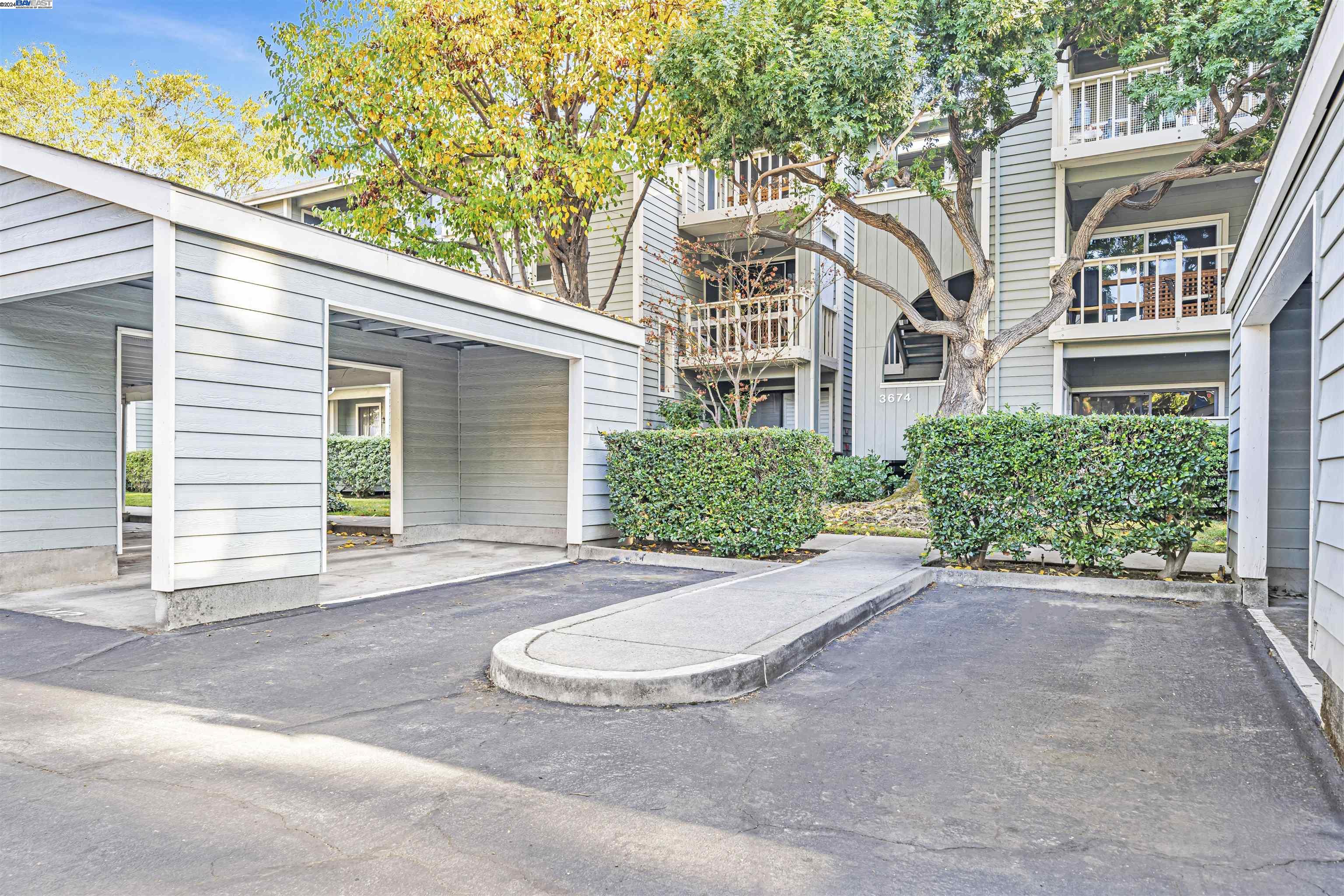 3674 Oakwood Ter # 202