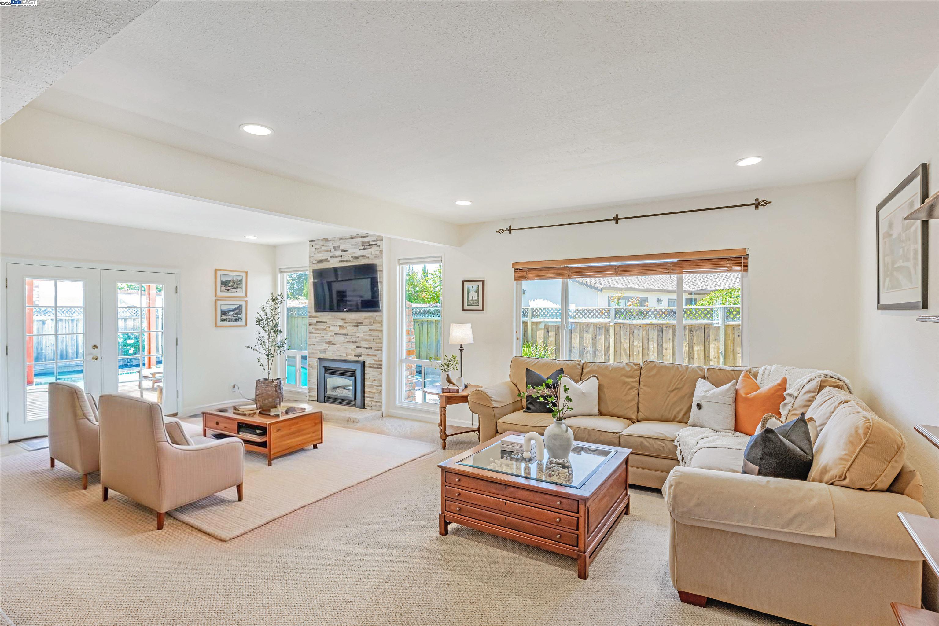 3335 Cornish Ct