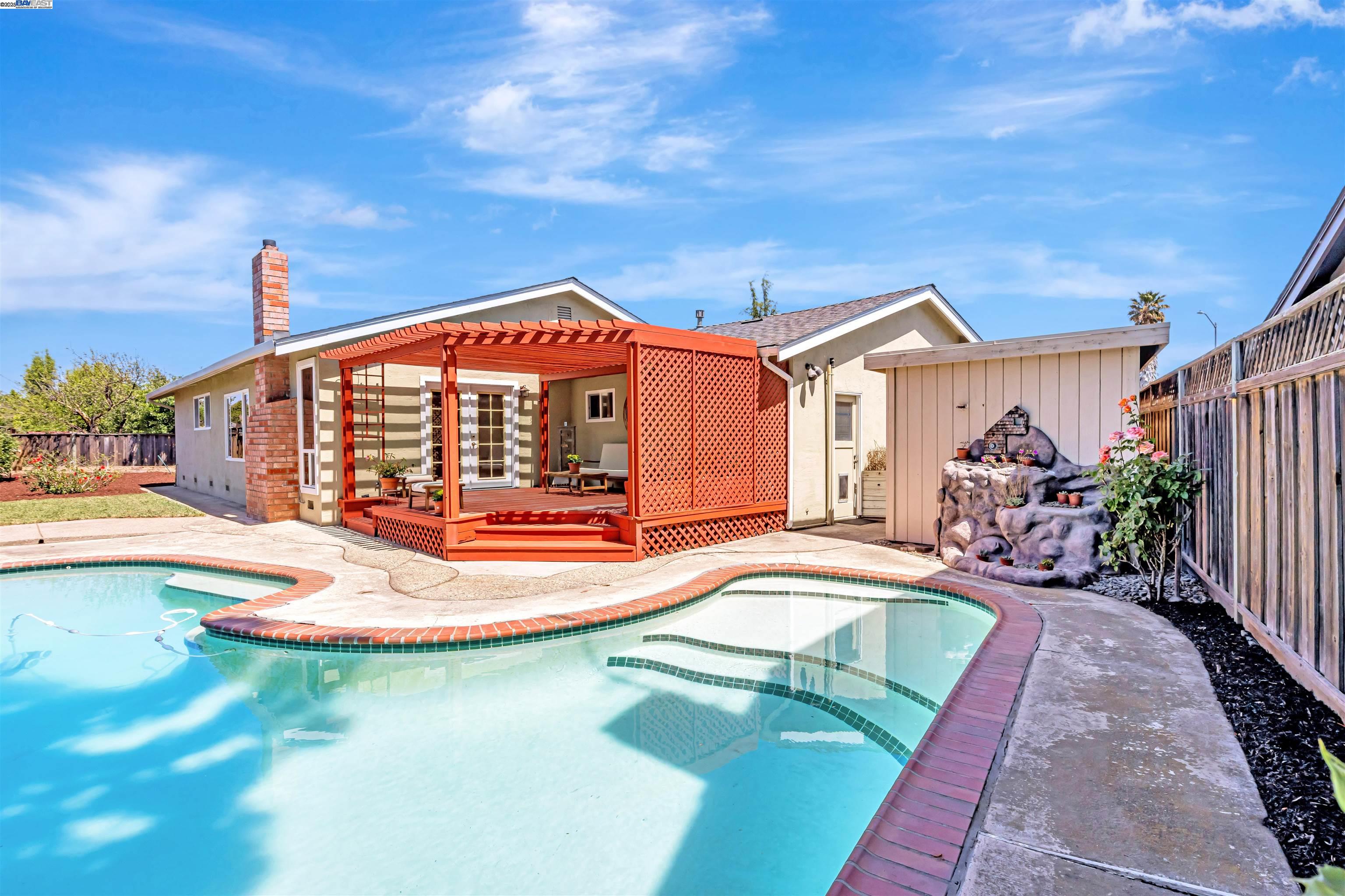 3335 Cornish Ct
