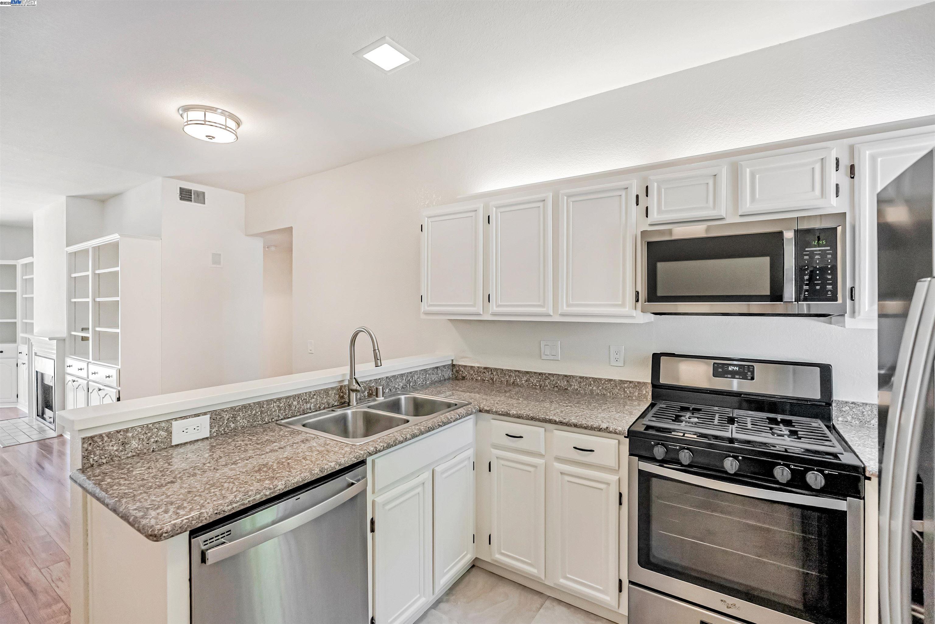 36996 Meadowbrook Cmn # 104