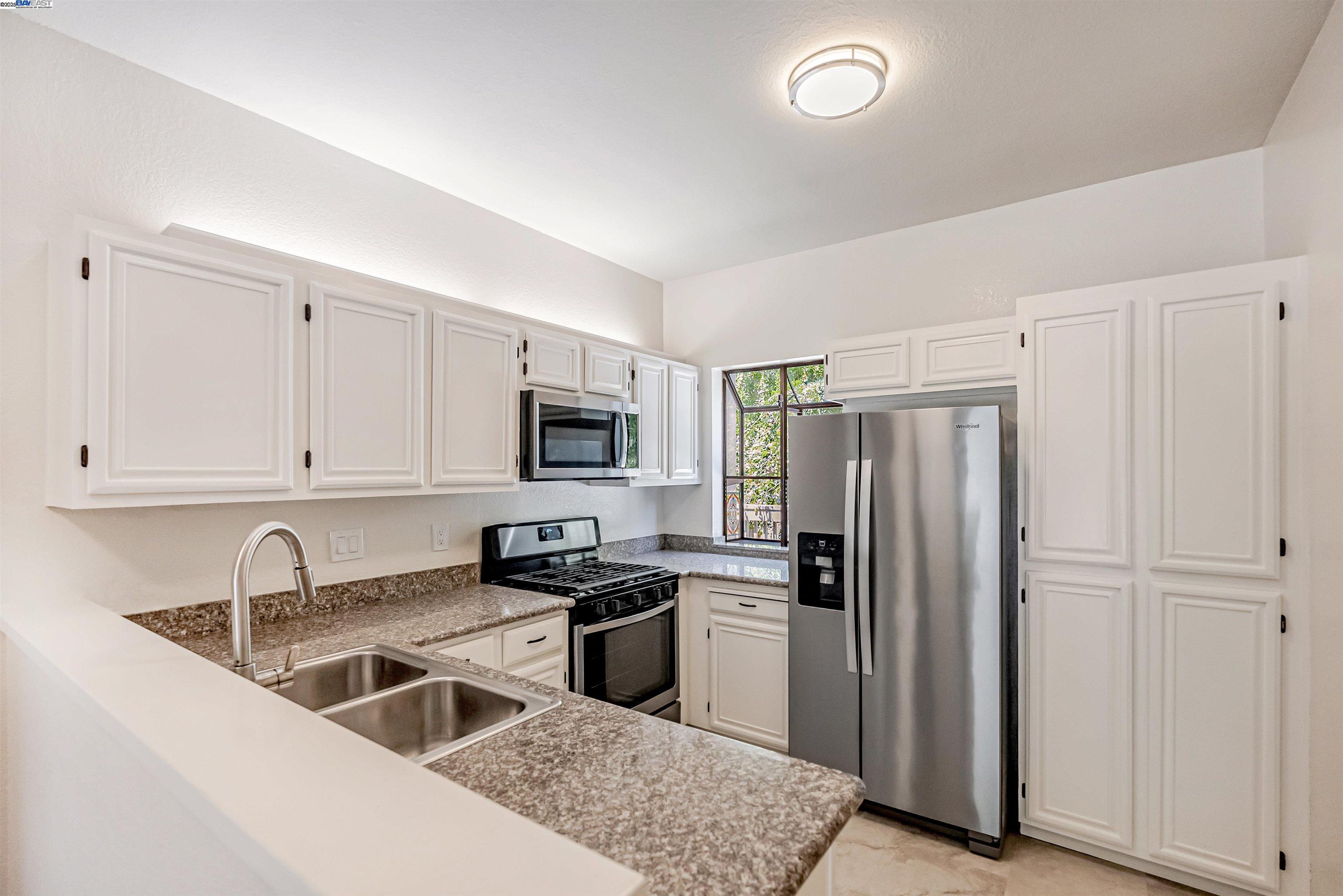 36996 Meadowbrook Cmn # 104