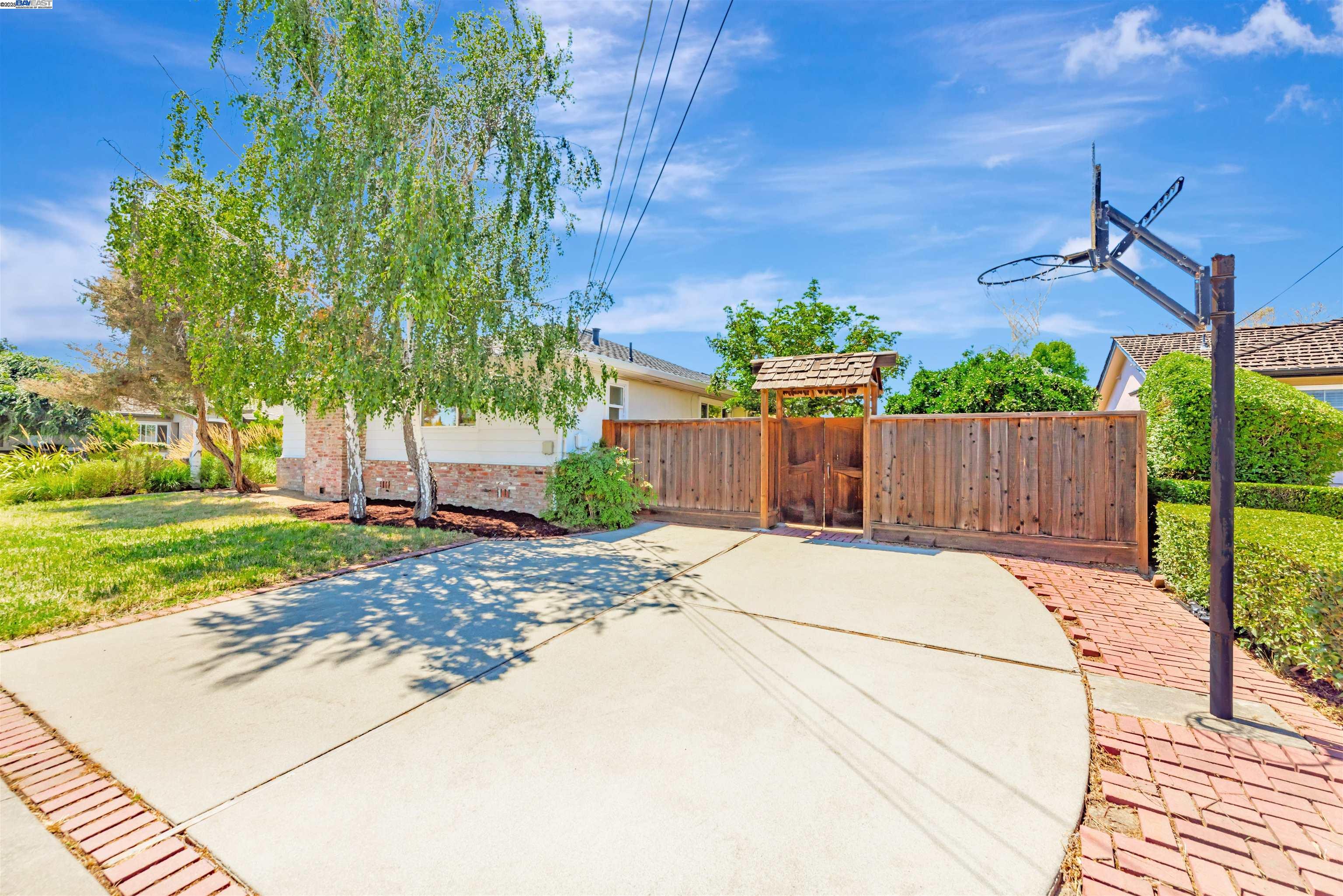 38388 Logan Dr