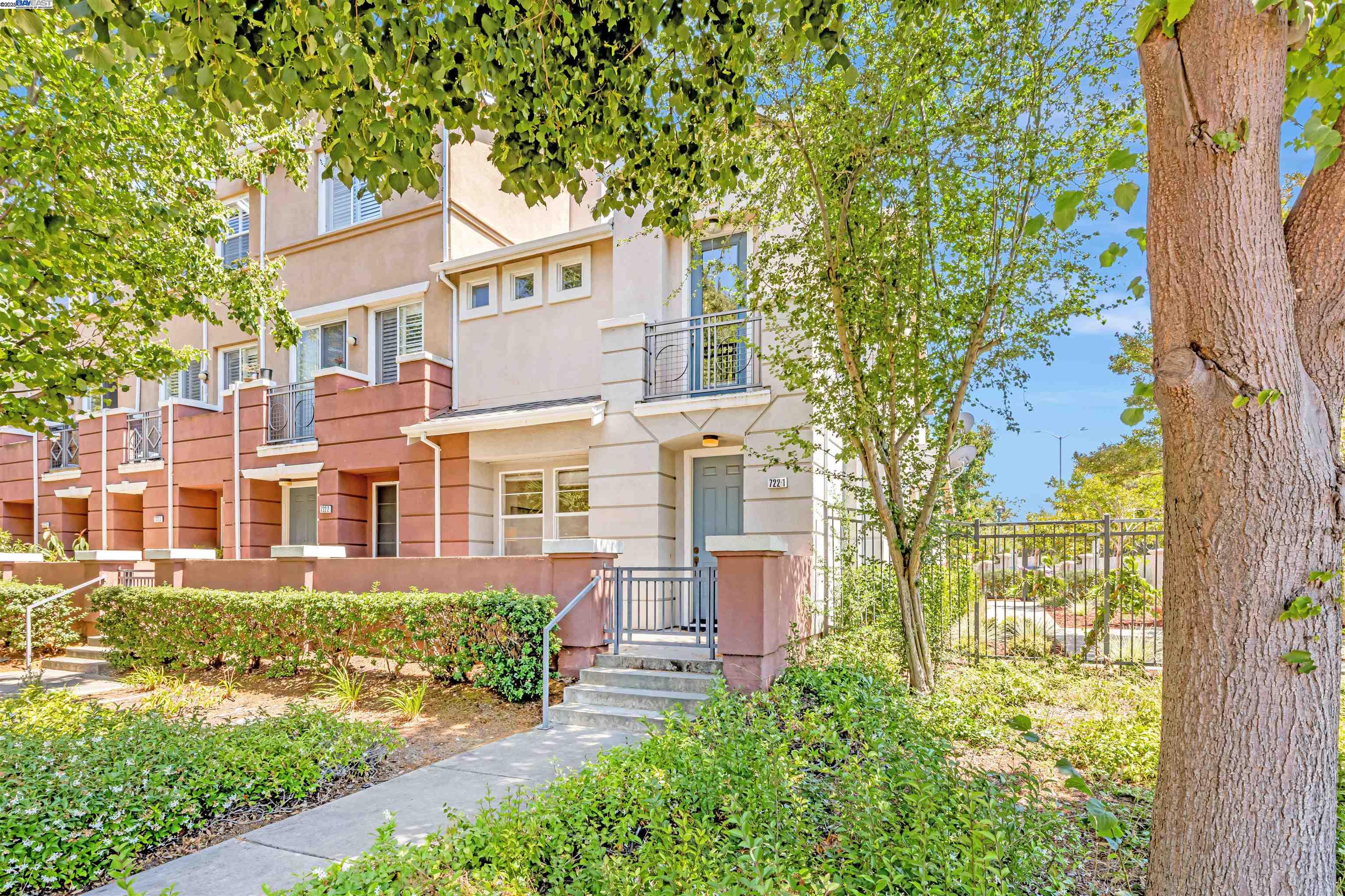 722 City Walk Pl # 1