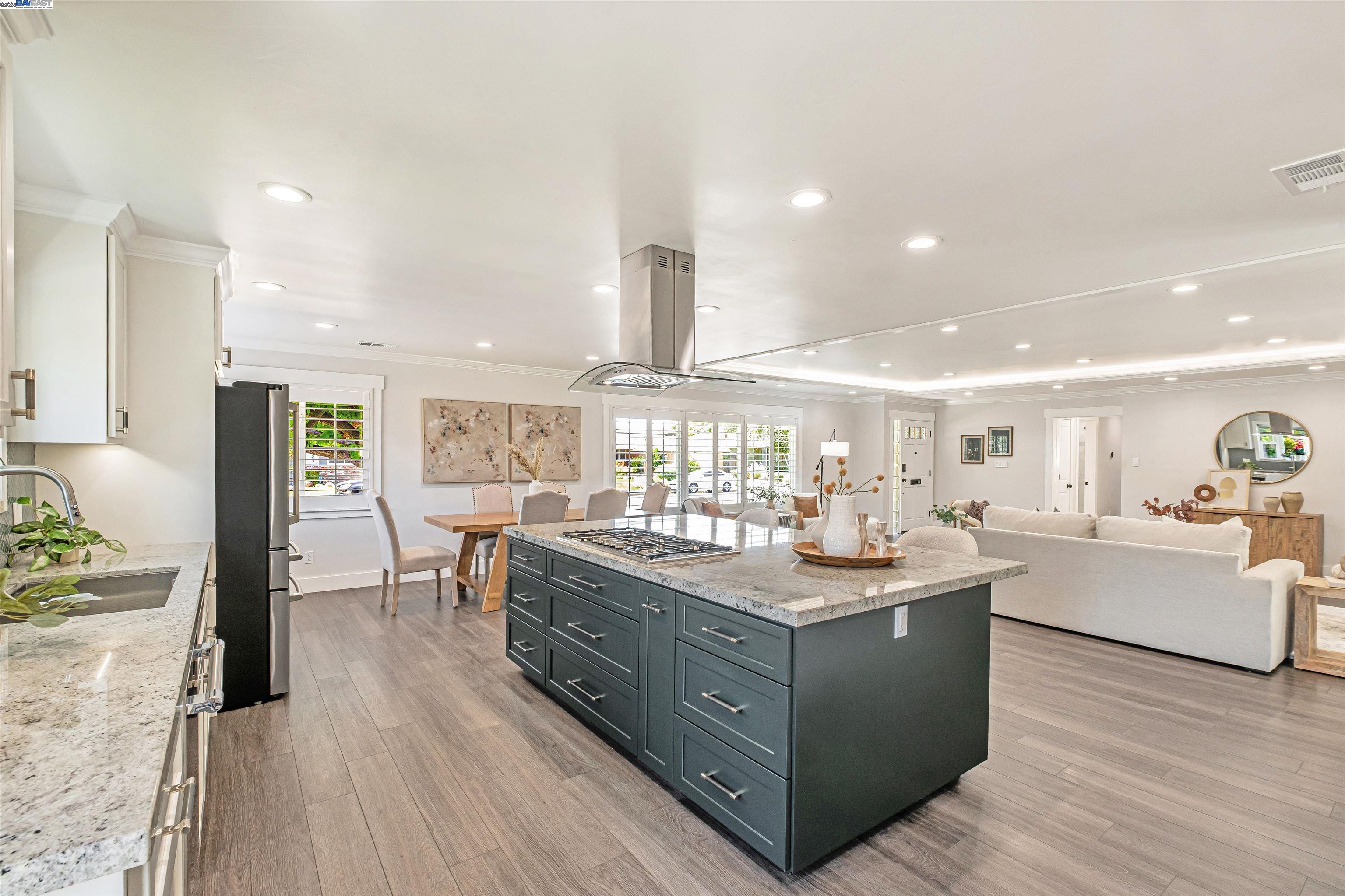 38048 Glenmoor Dr