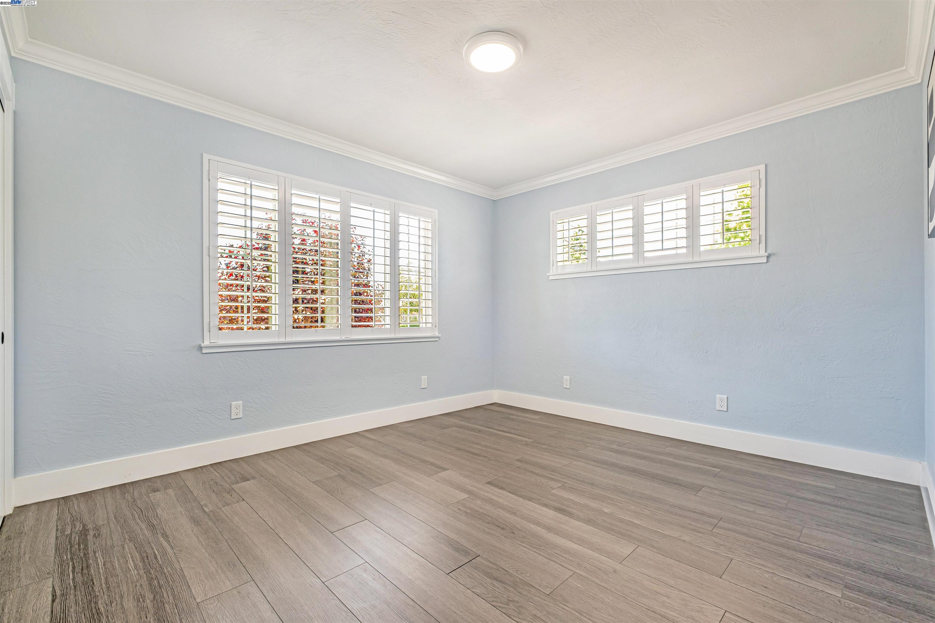 38048 Glenmoor Dr