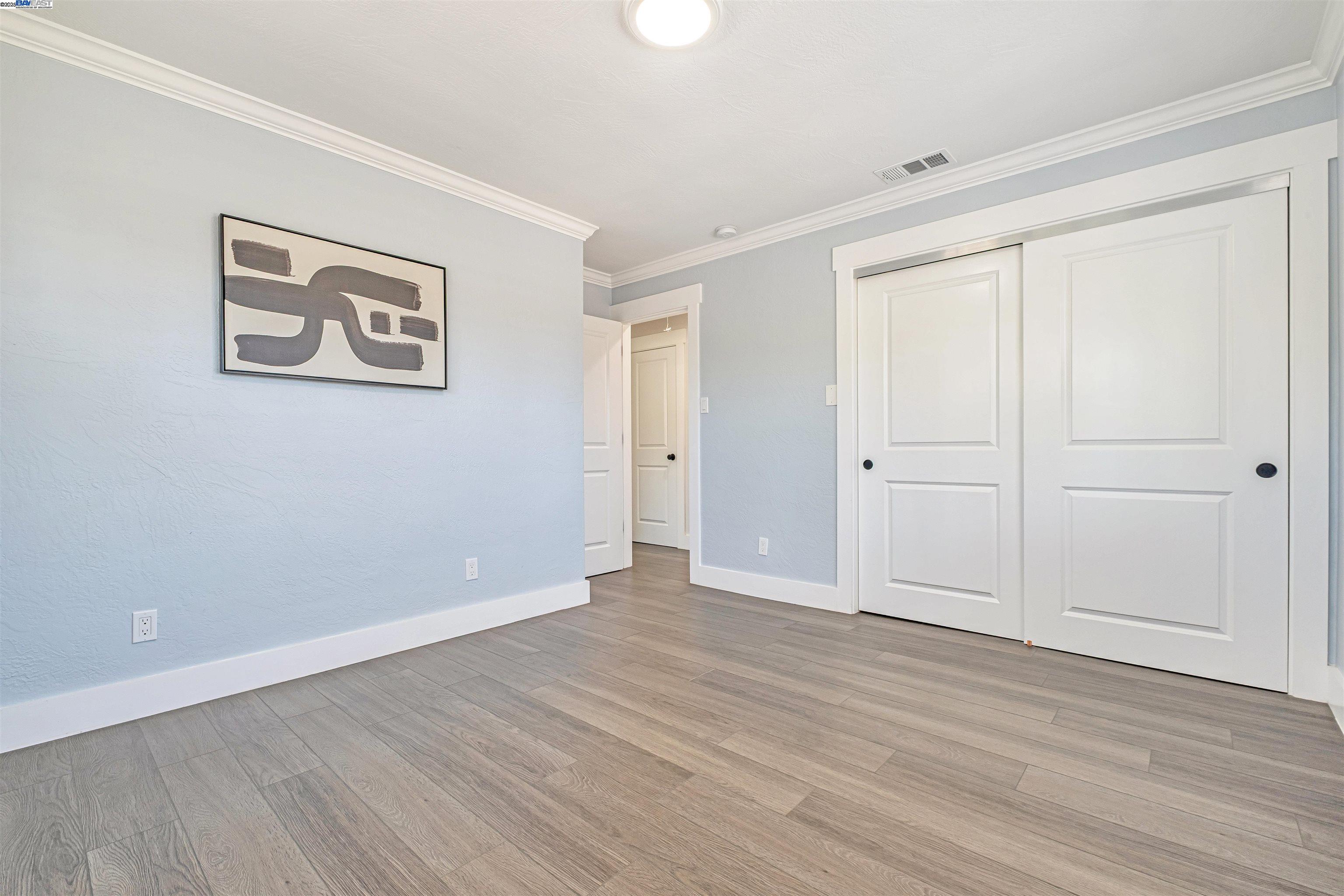 38048 Glenmoor Dr