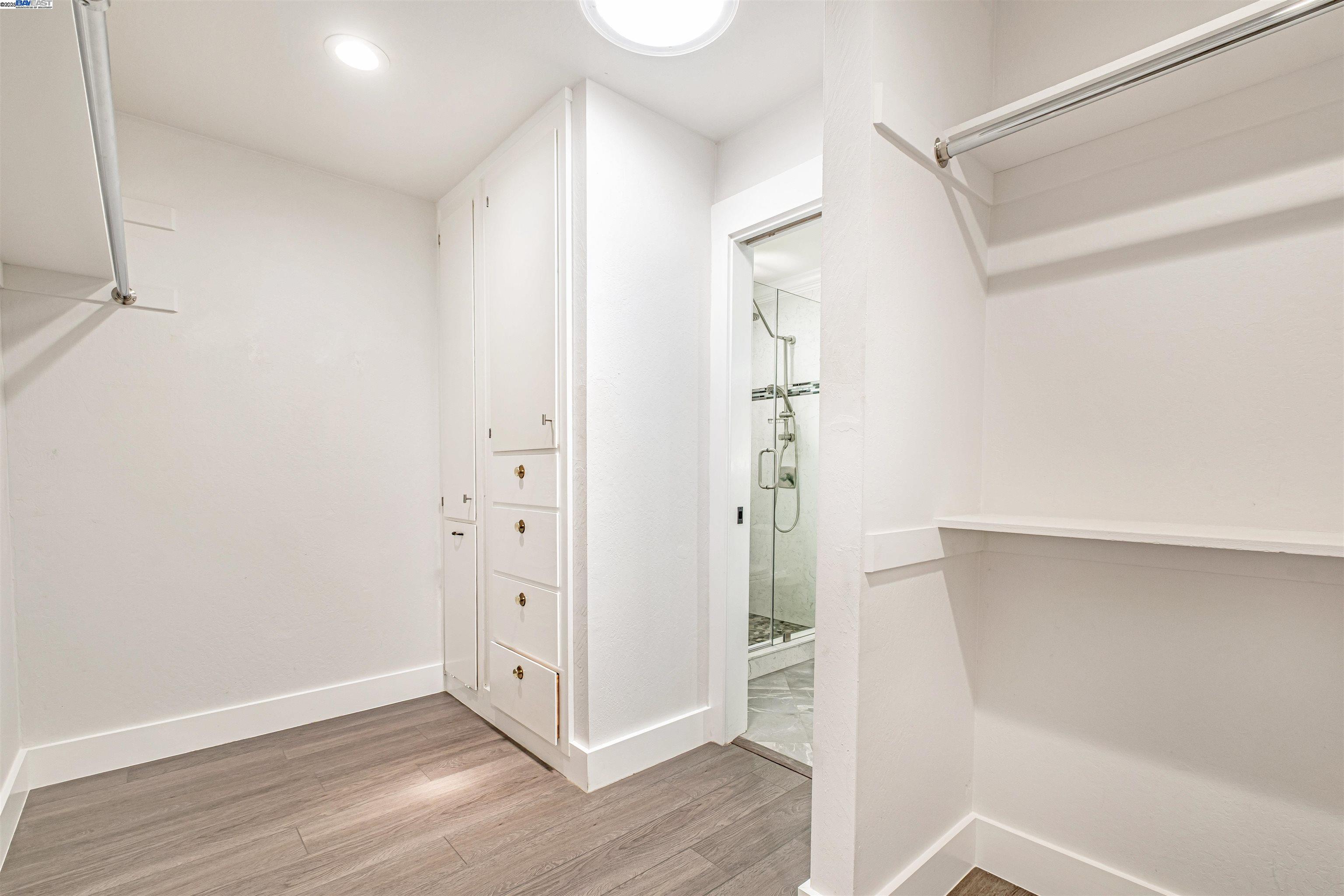 38048 Glenmoor Dr