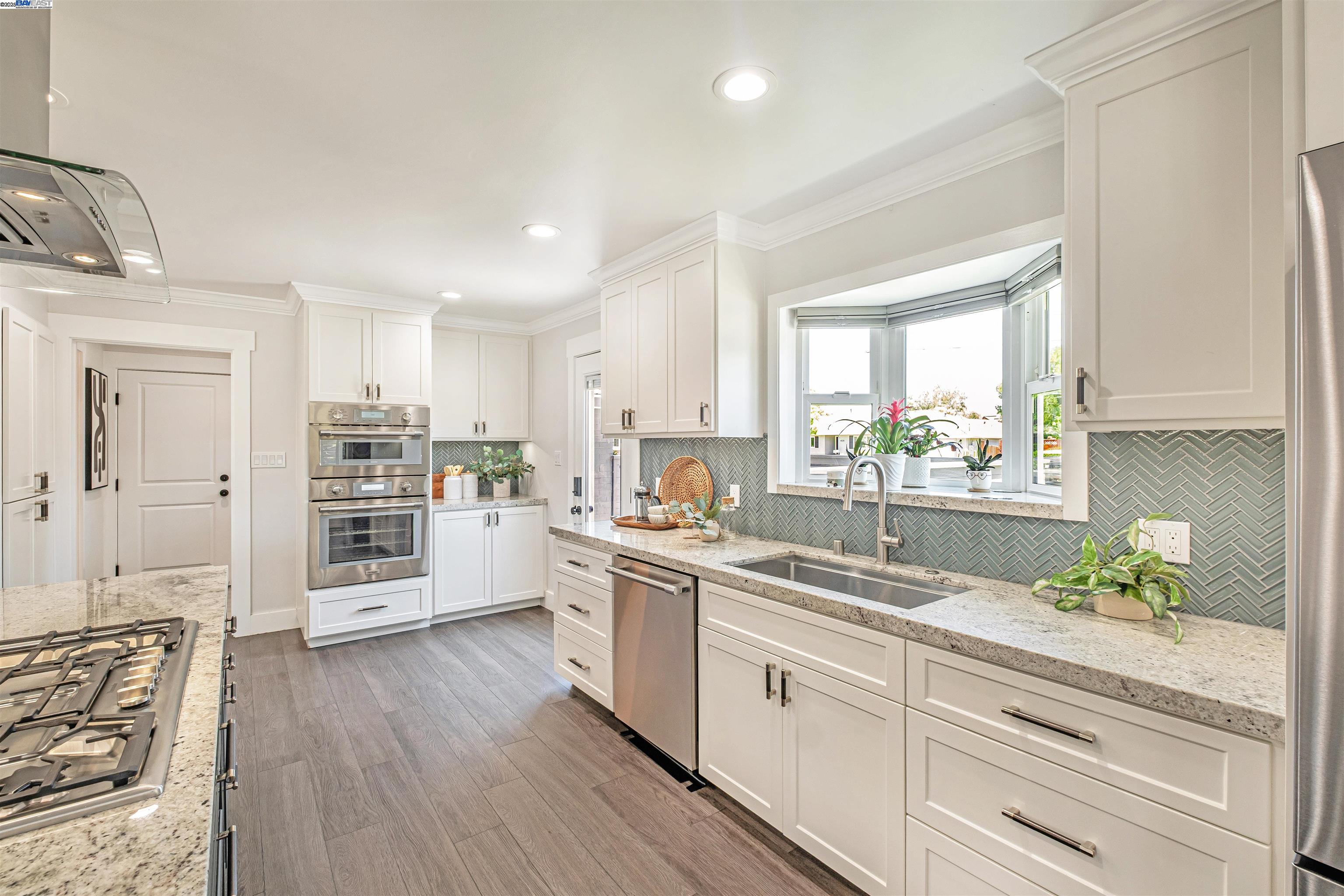 38048 Glenmoor Dr