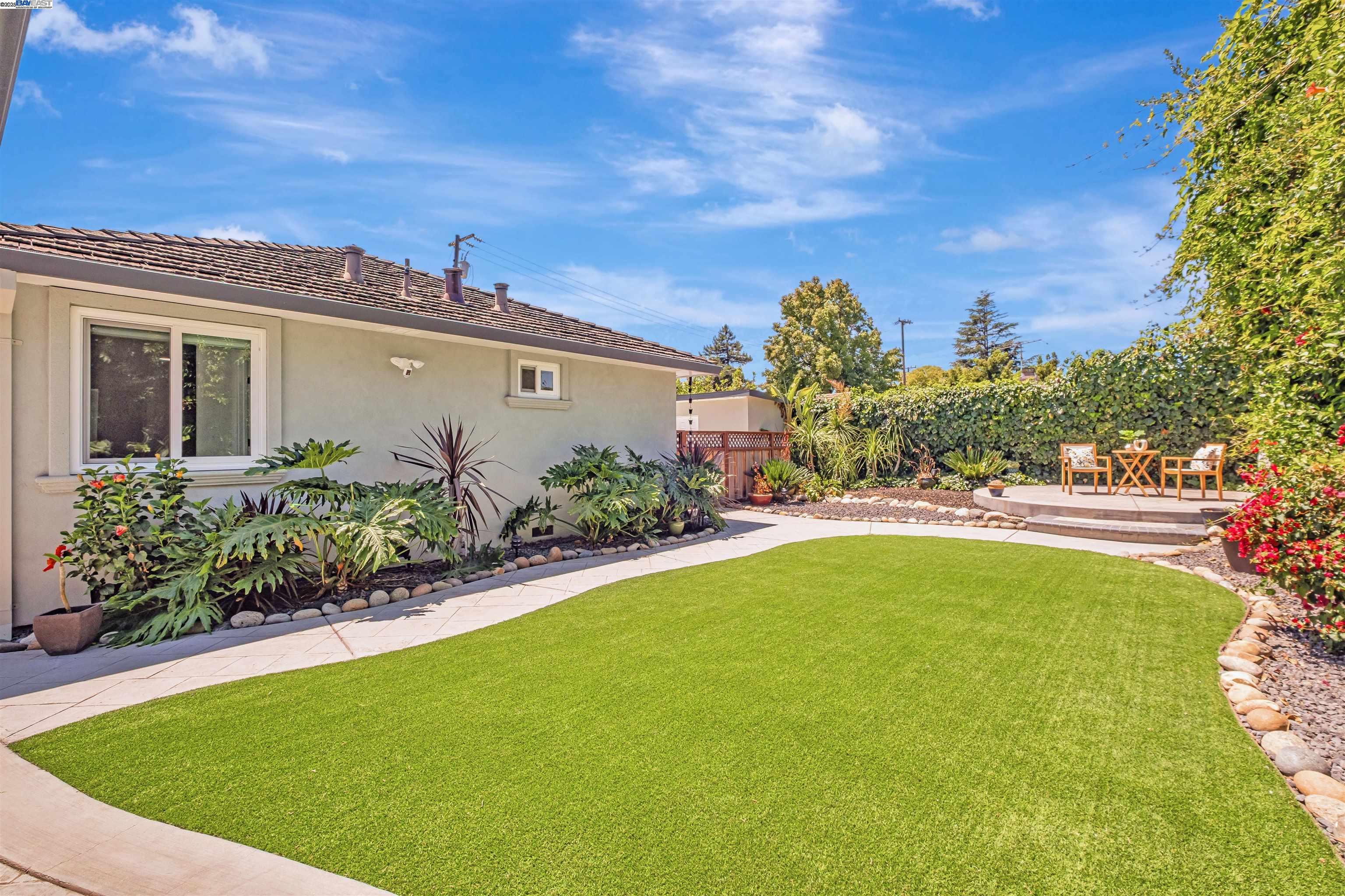 38048 Glenmoor Dr