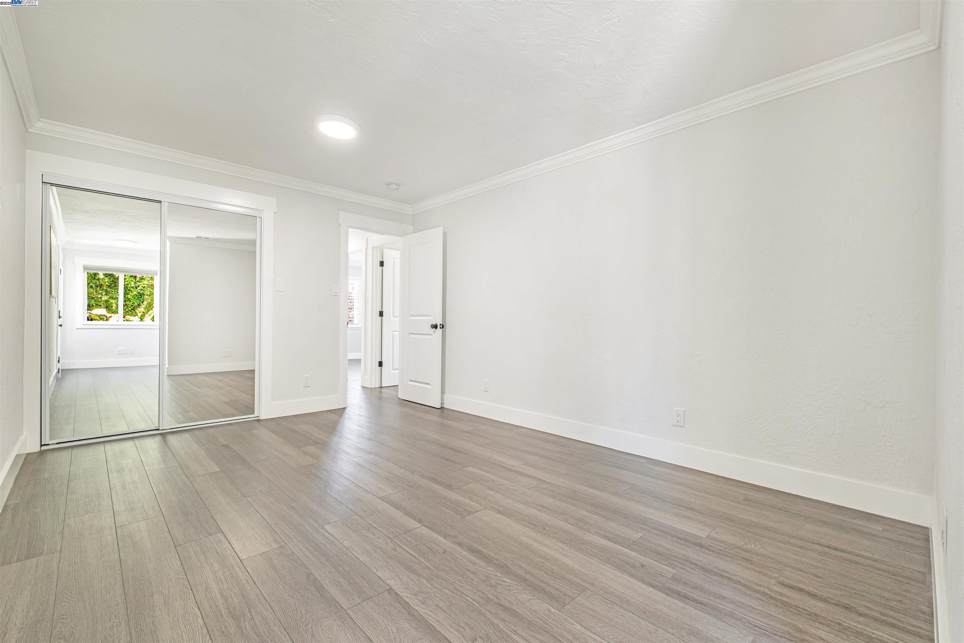 38048 Glenmoor Dr