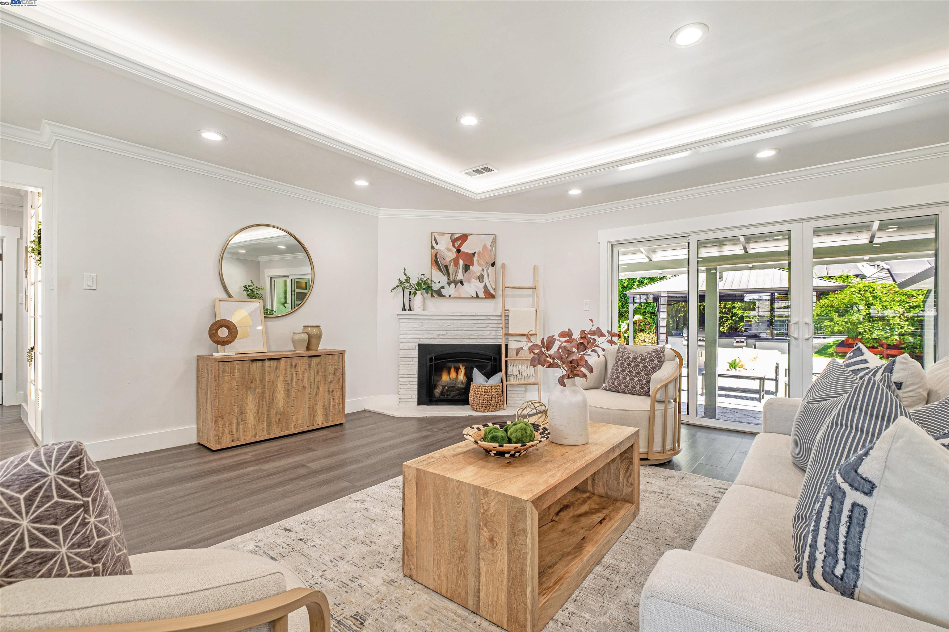 38048 Glenmoor Dr