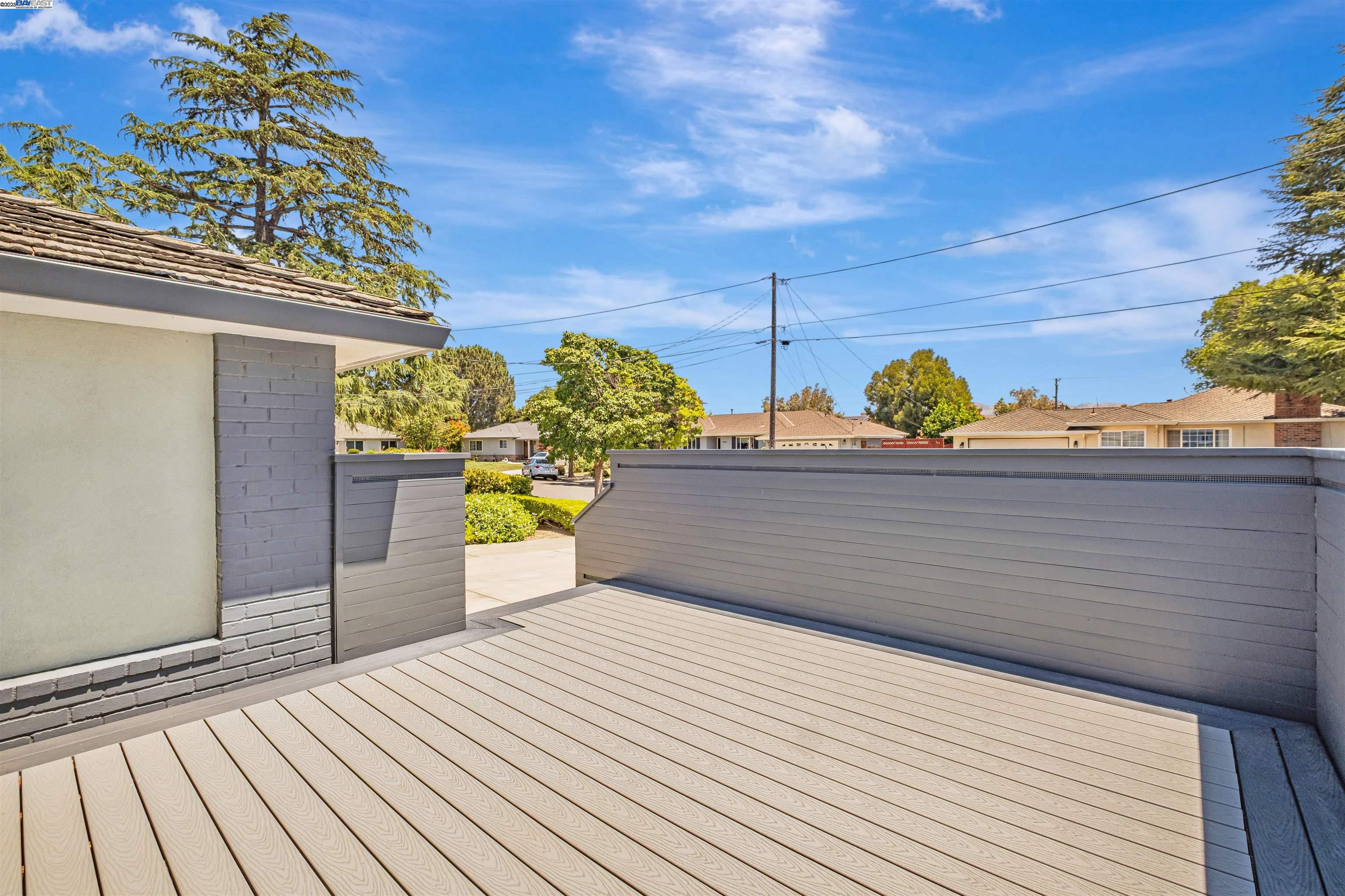 38048 Glenmoor Dr