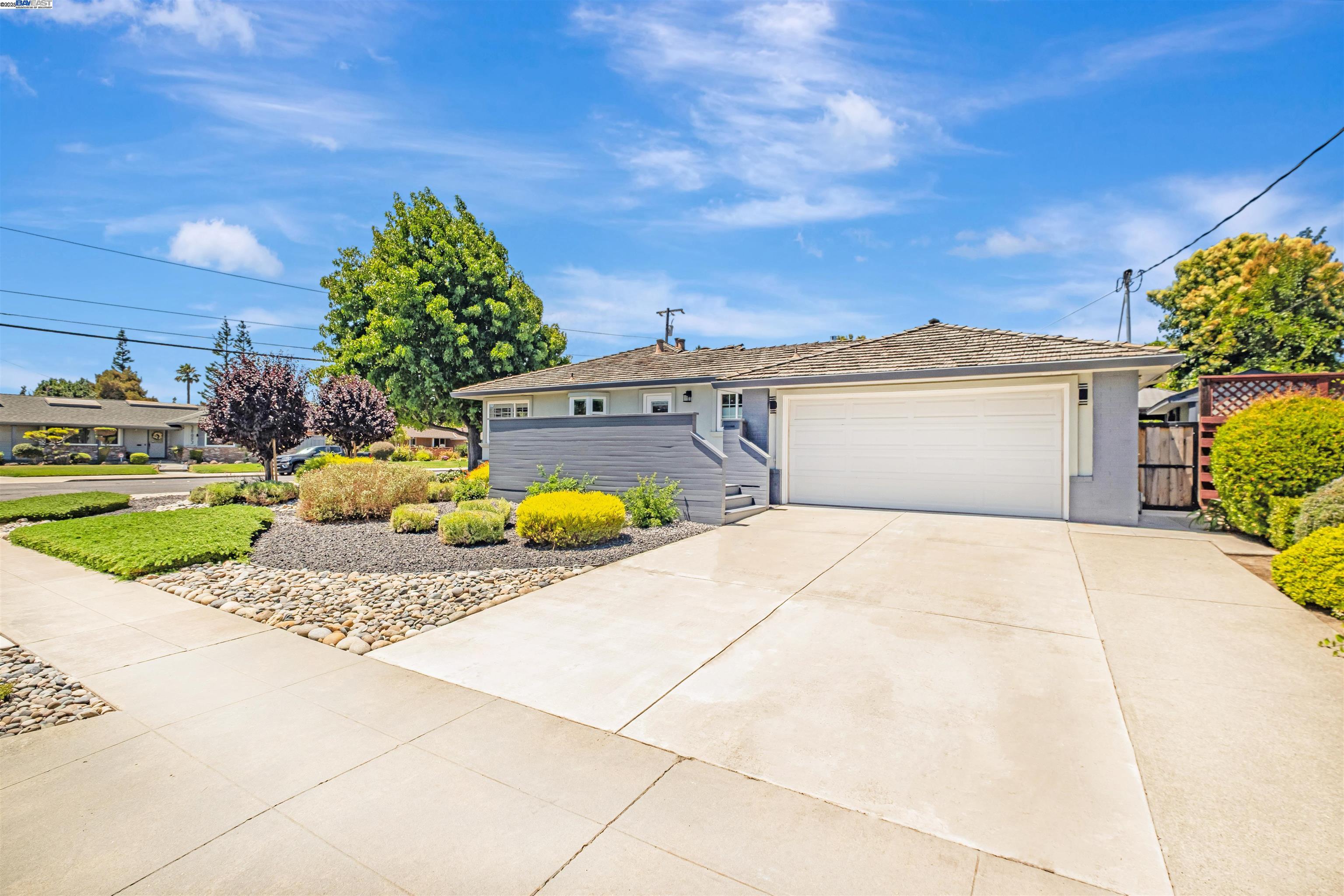 38048 Glenmoor Dr