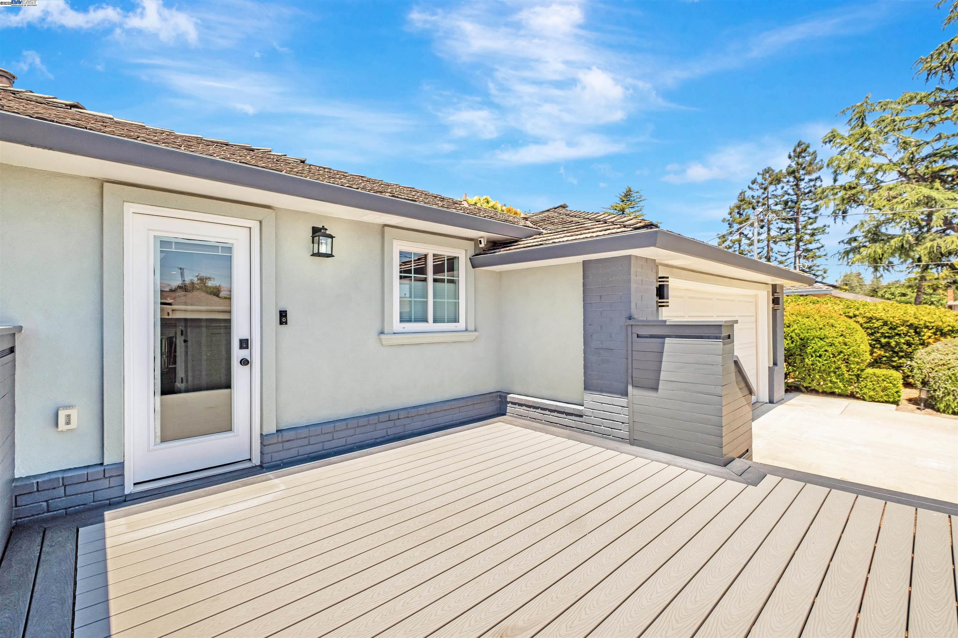38048 Glenmoor Dr