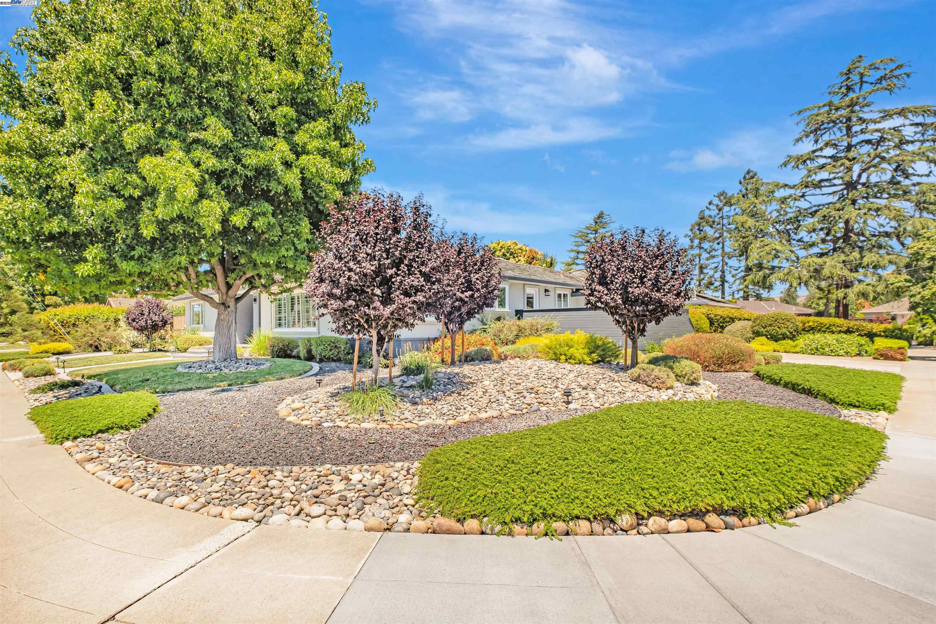 38048 Glenmoor Dr