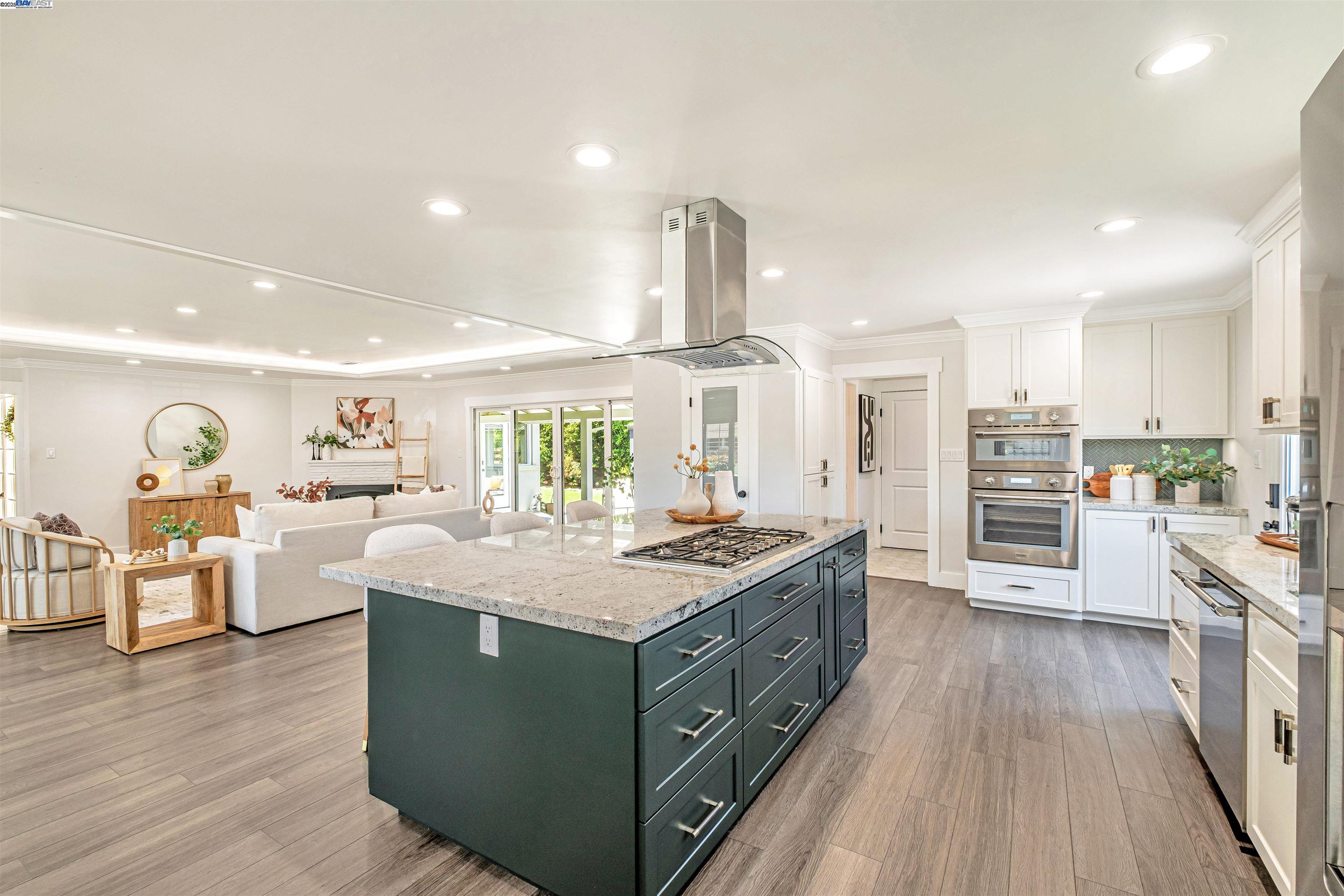 38048 Glenmoor Dr