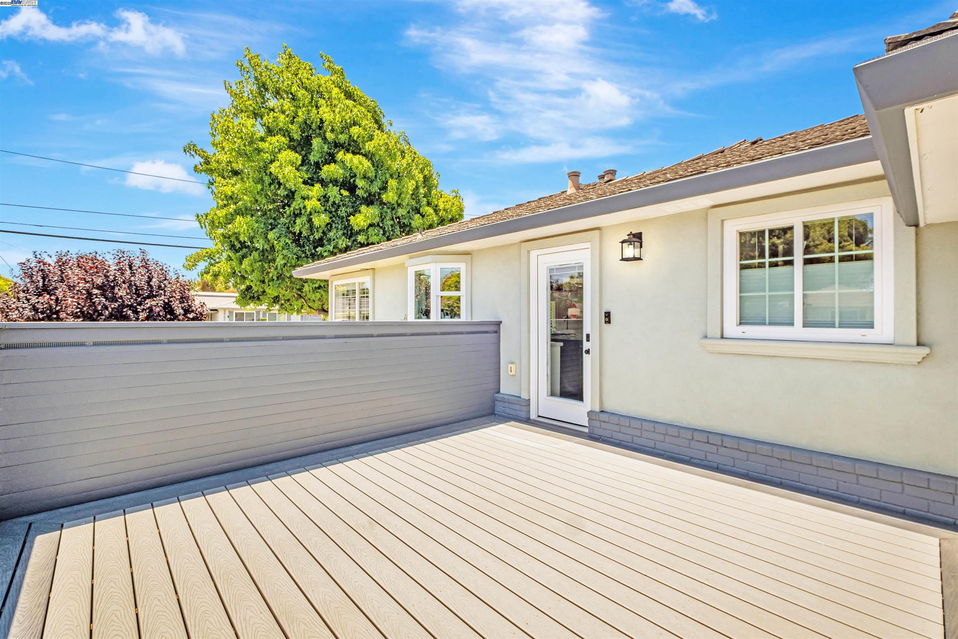 38048 Glenmoor Dr