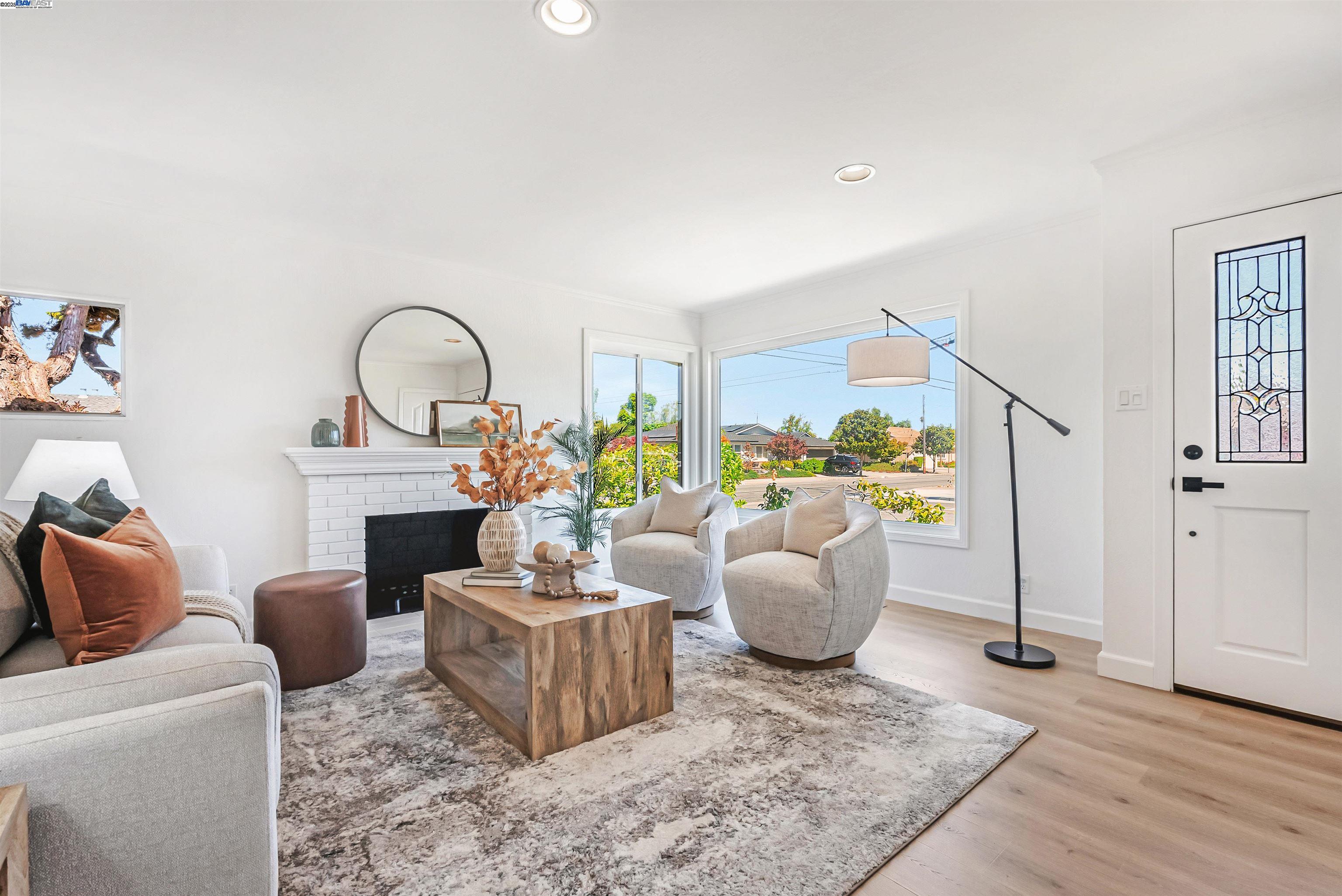 37847 Alta Dr