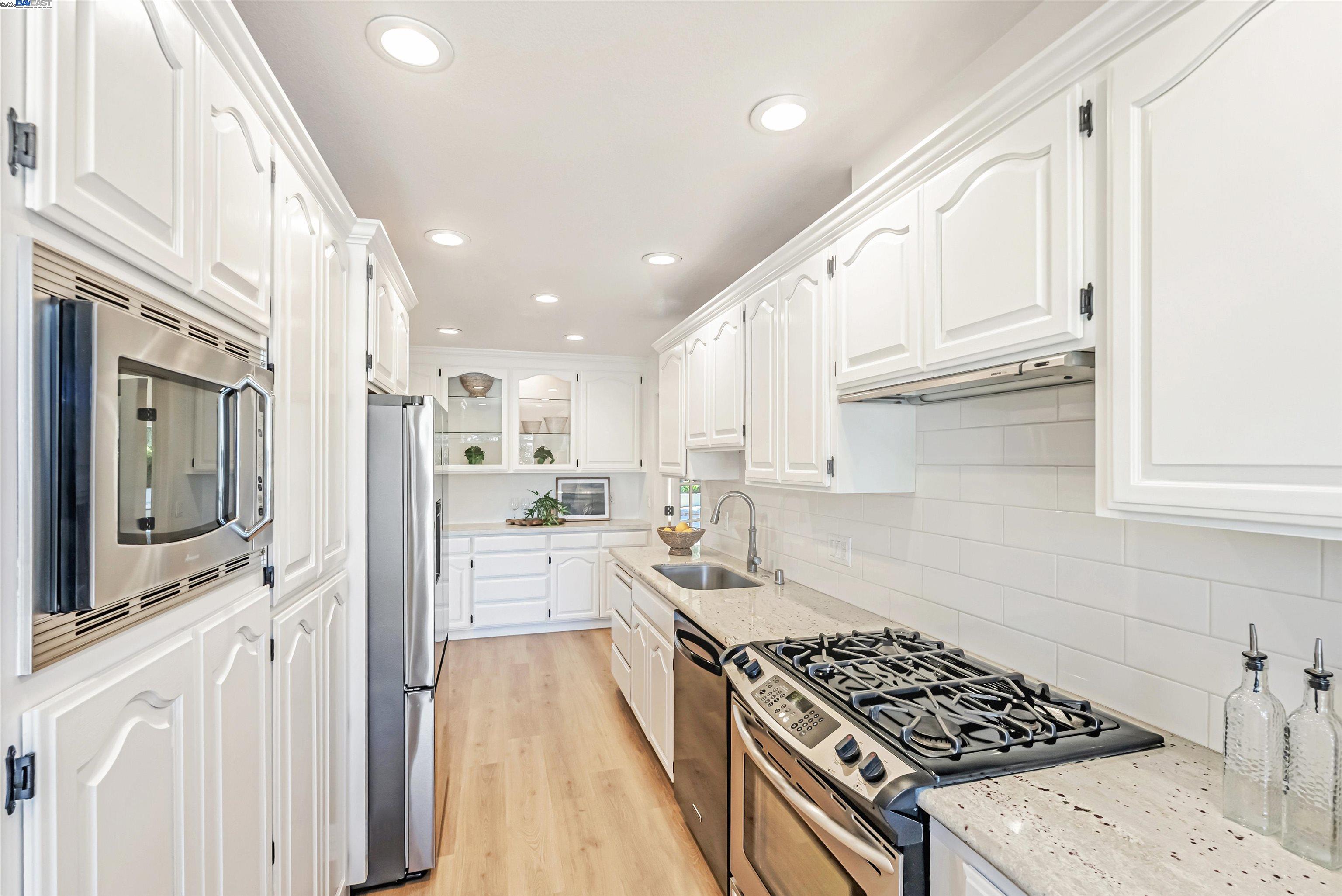 37847 Alta Dr