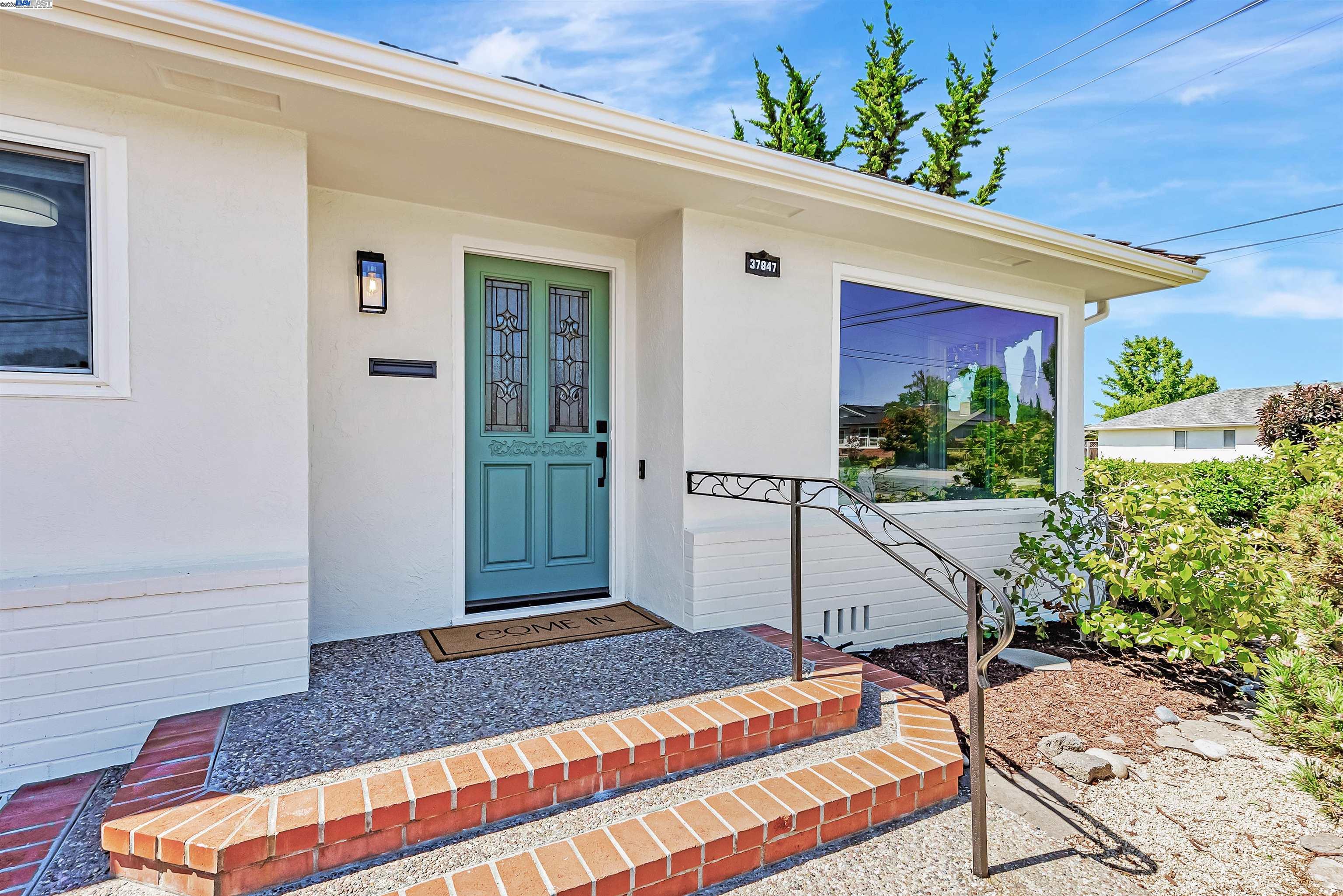 37847 Alta Dr