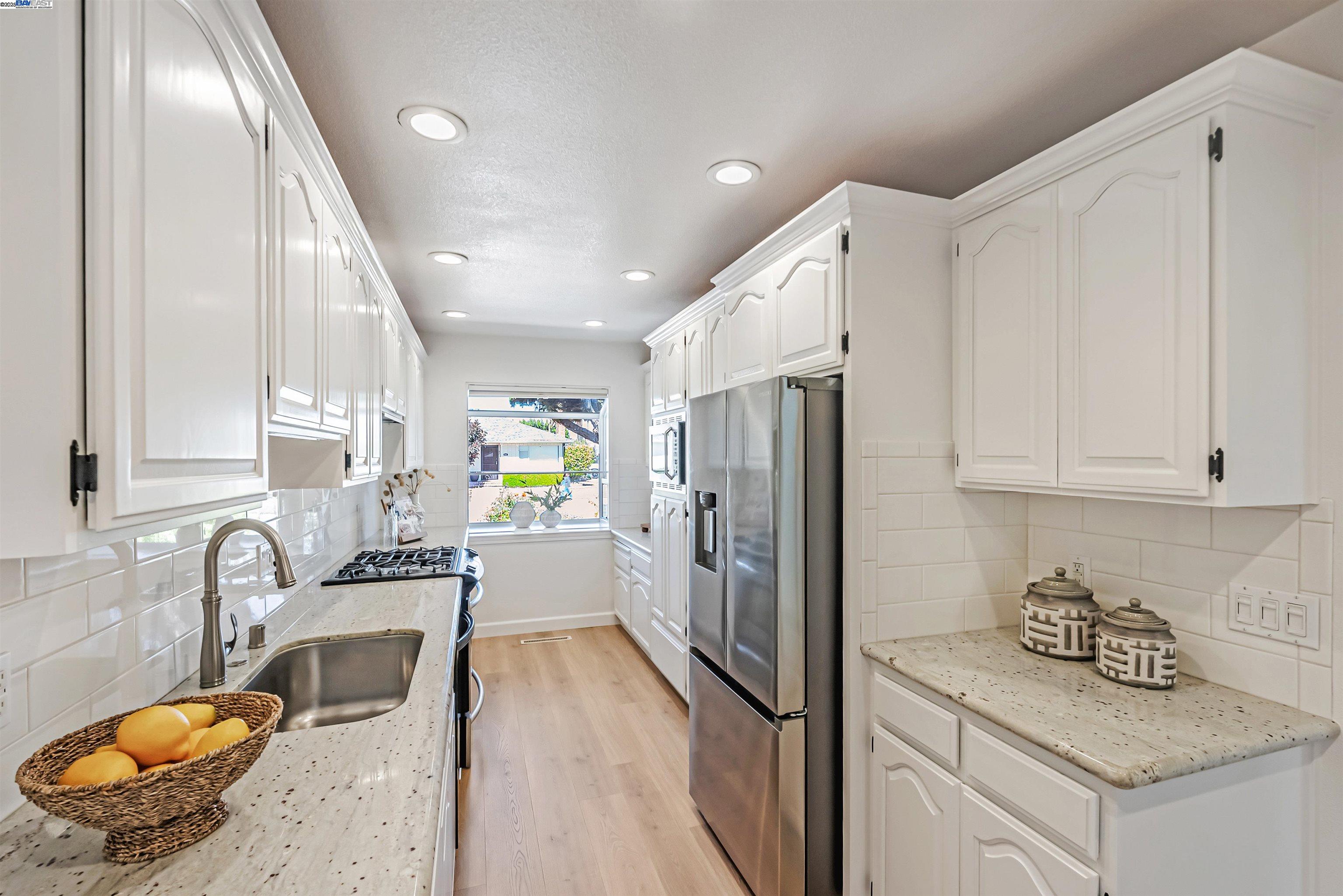 37847 Alta Dr