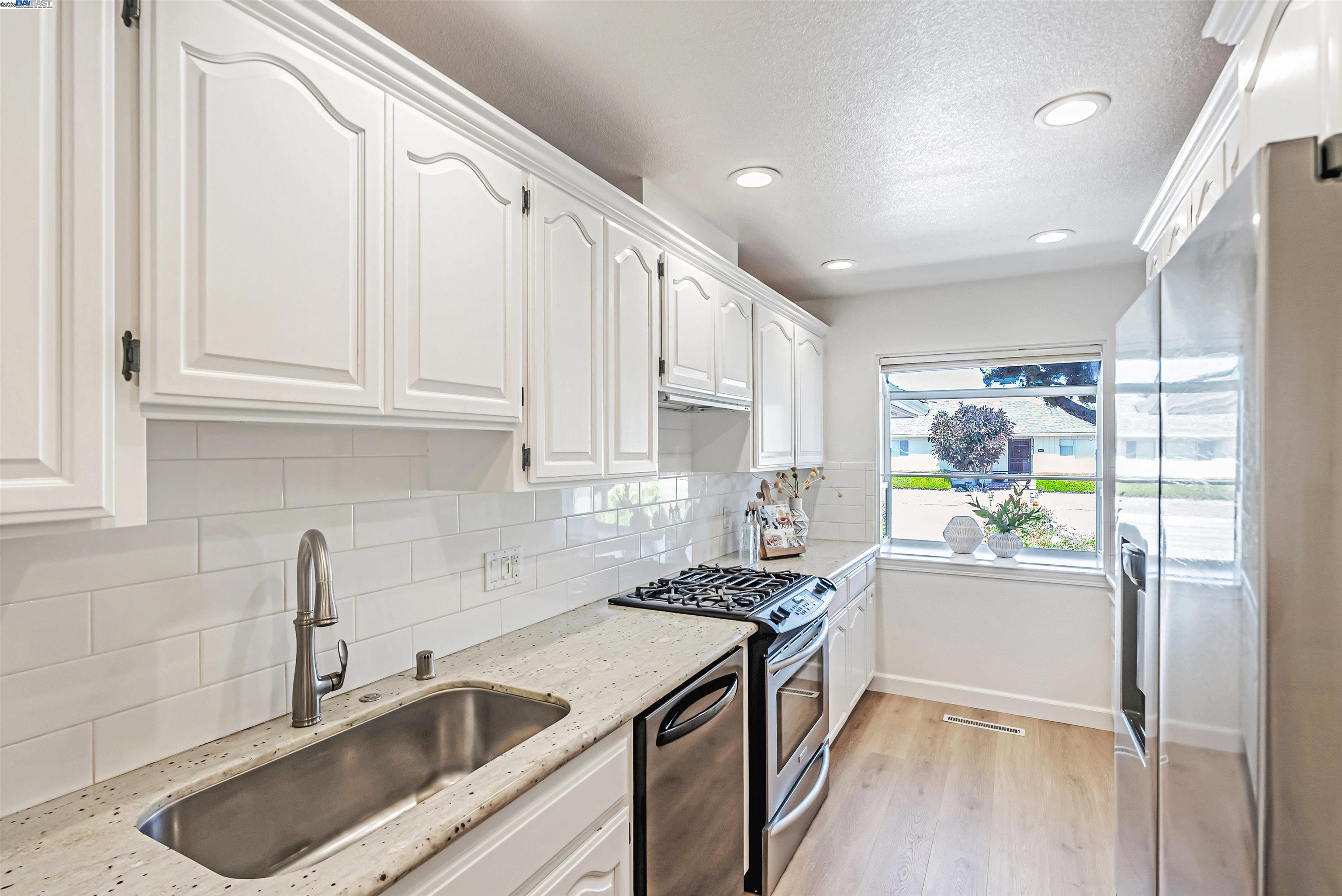 37847 Alta Dr