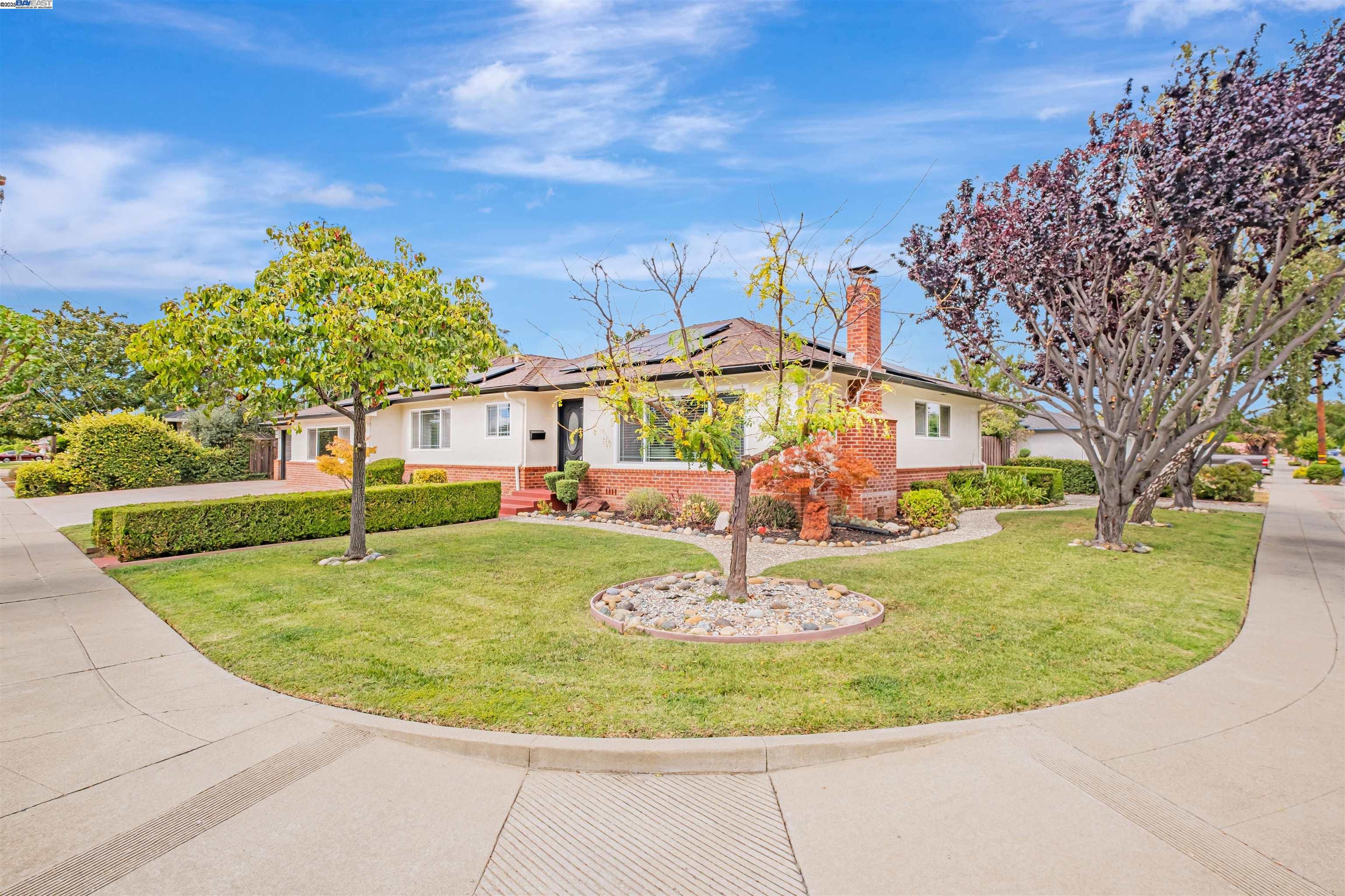 37880 Farwell Dr