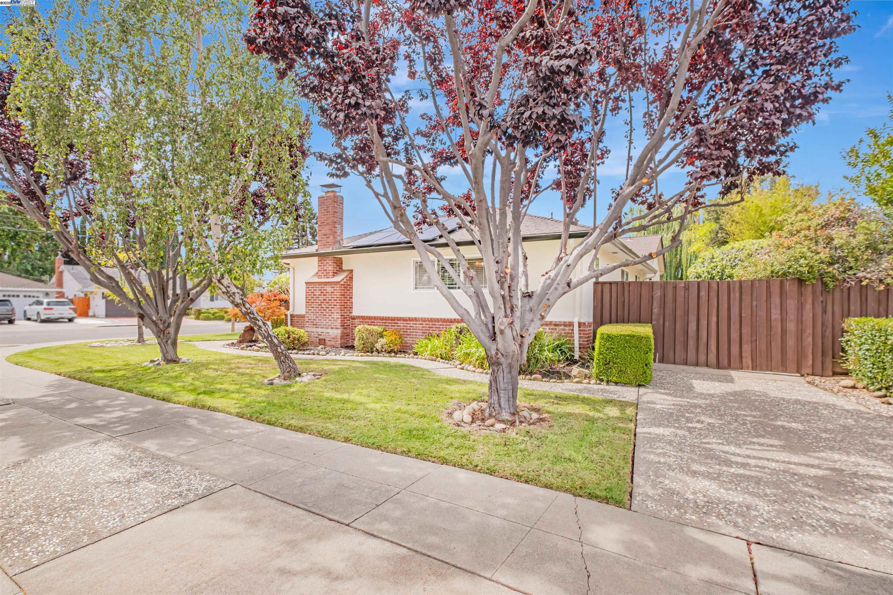 37880 Farwell Dr