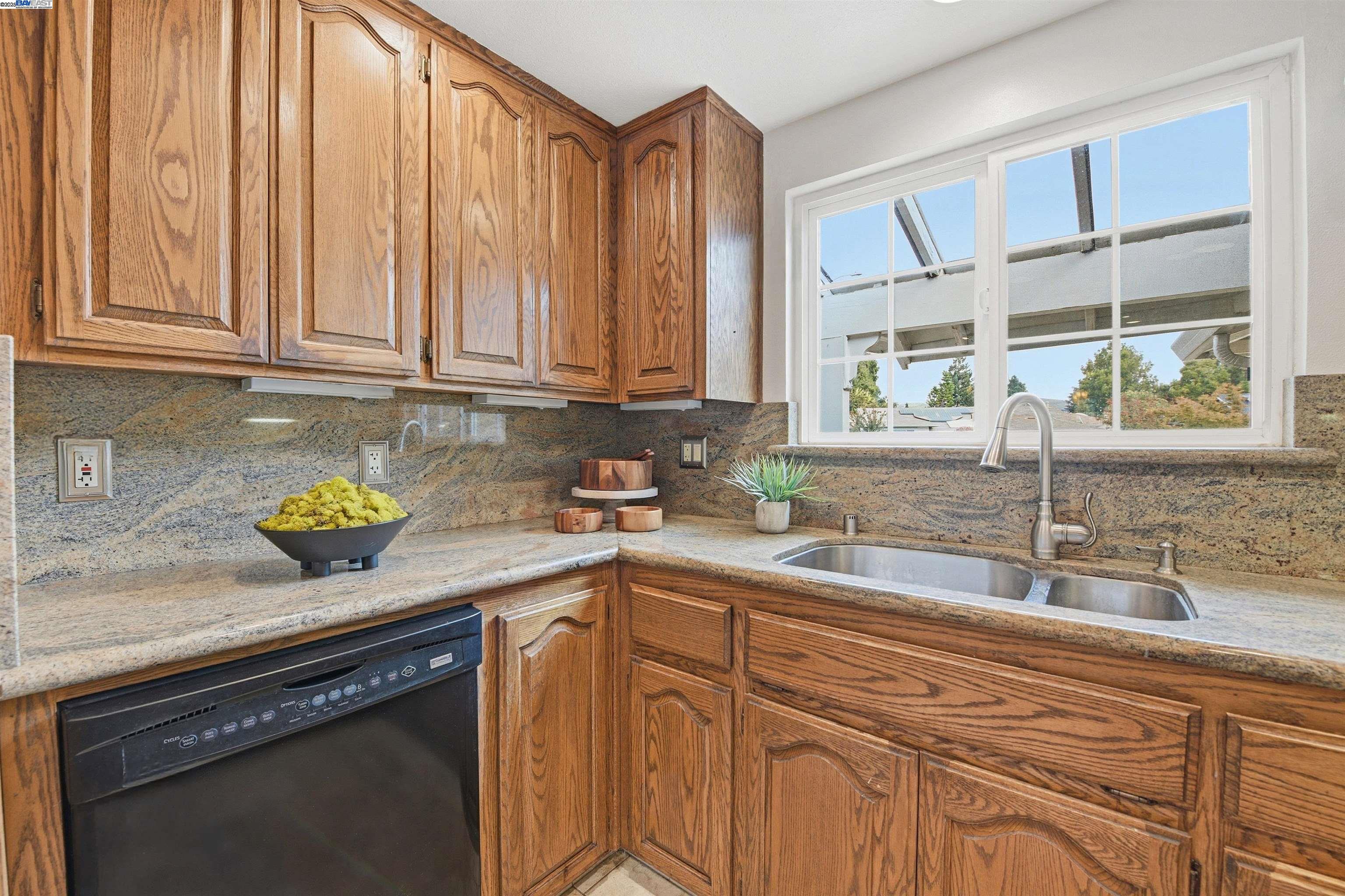 34233 Atteridge Pl, Fremont